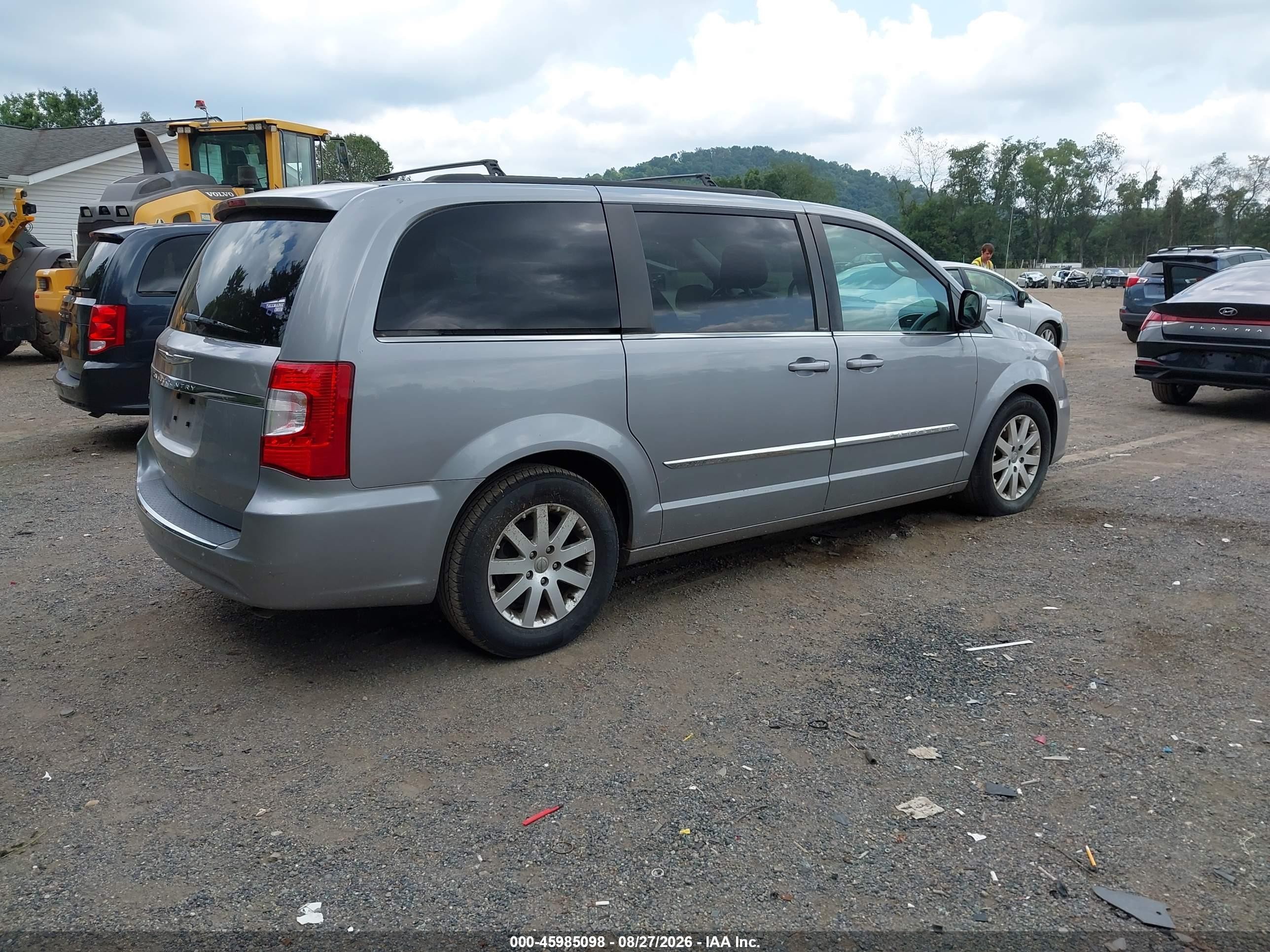 2013 Chrysler Town & Country Touring Серебряный vin: 2C4RC1BG5DR768082