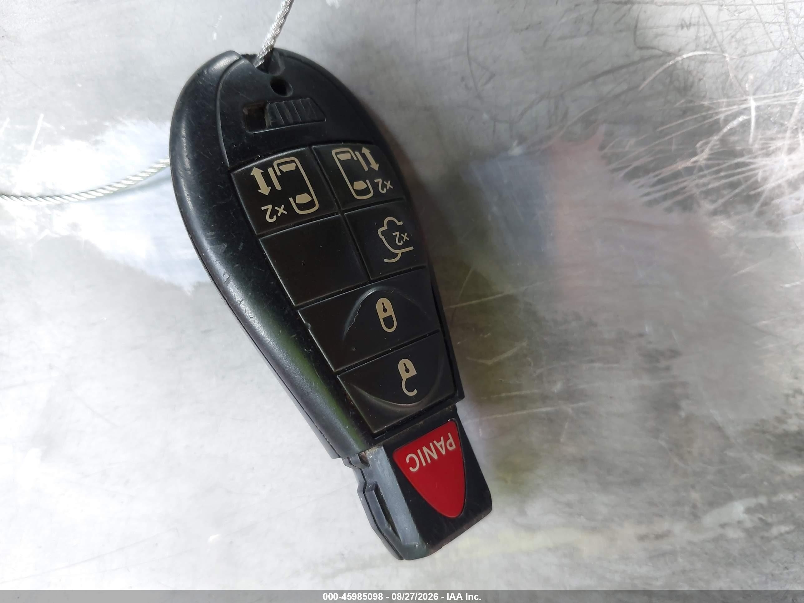 2013 Chrysler Town & Country Touring Серебряный vin: 2C4RC1BG5DR768082
