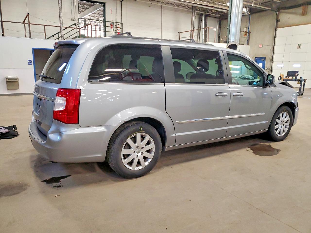 2013 Chrysler Town & Country Touring Silver vin: 2C4RC1BG5DR802571