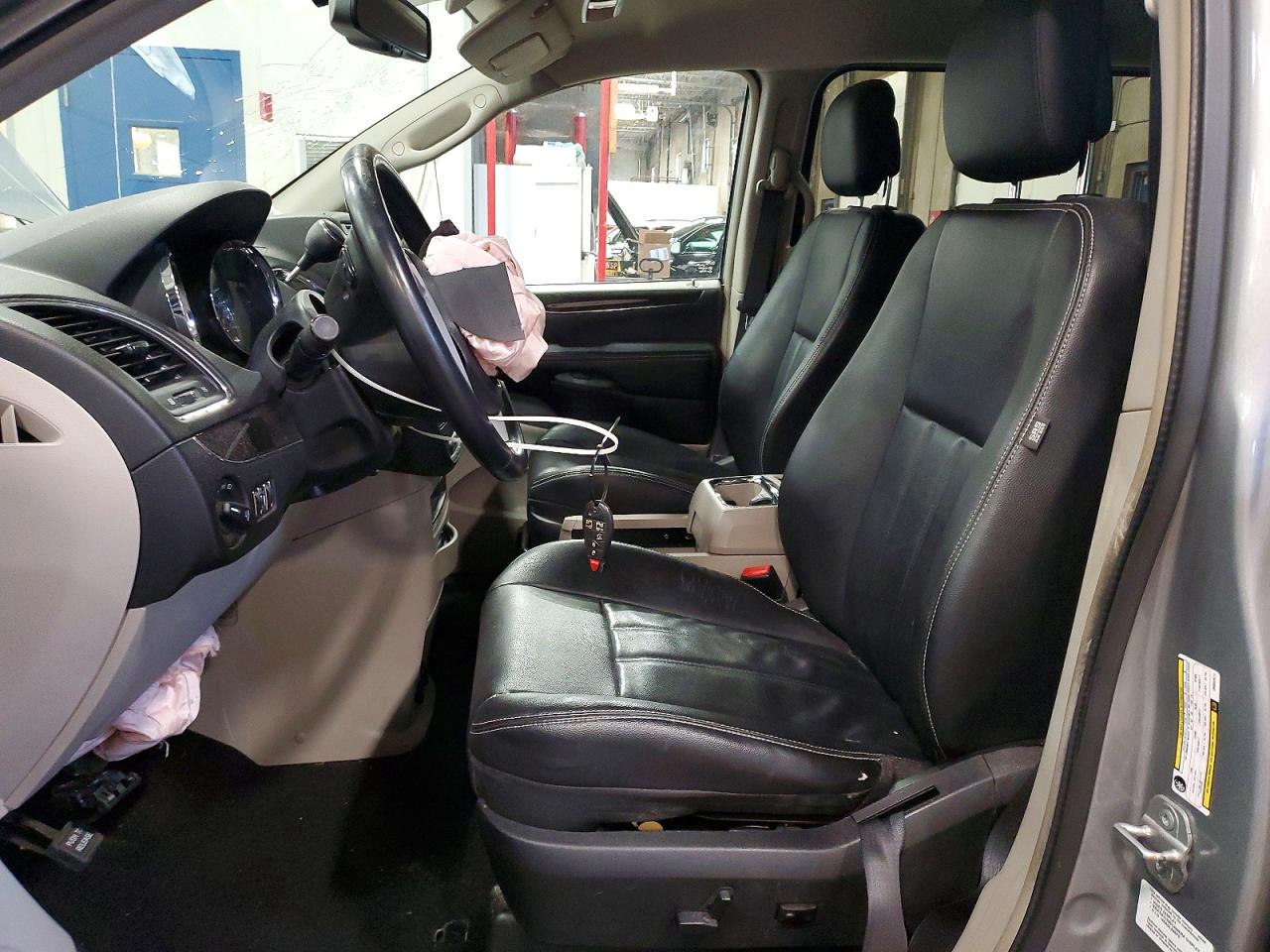 2013 Chrysler Town & Country Touring Silver vin: 2C4RC1BG5DR802571