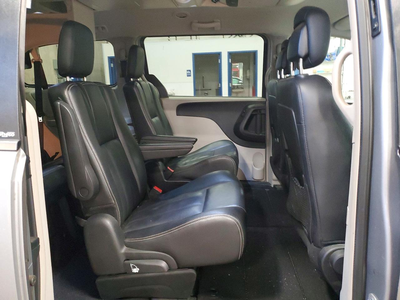 2013 Chrysler Town & Country Touring Silver vin: 2C4RC1BG5DR802571