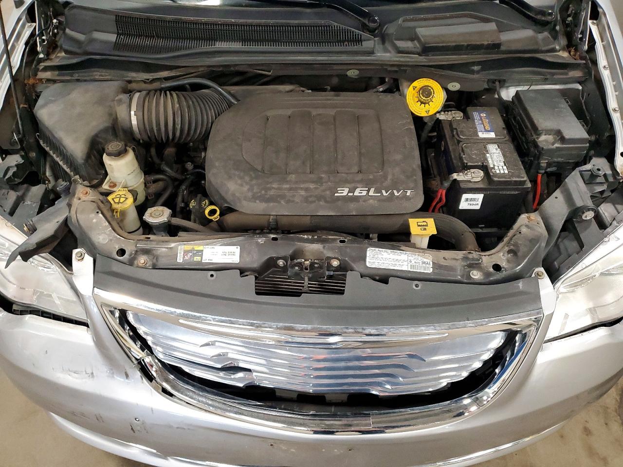 2013 Chrysler Town & Country Touring Silver vin: 2C4RC1BG5DR802571