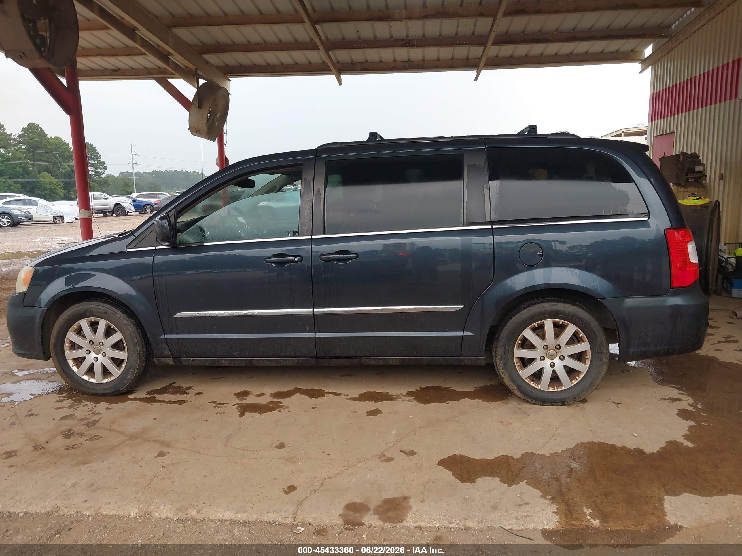 2014 Chrysler Town & Country Touring Blue vin: 2C4RC1BG5ER124566