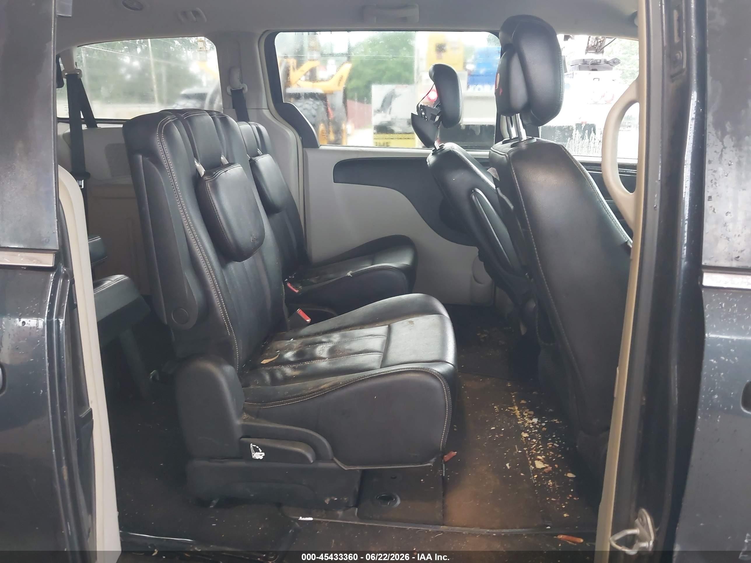 2014 Chrysler Town & Country Touring Blue vin: 2C4RC1BG5ER124566