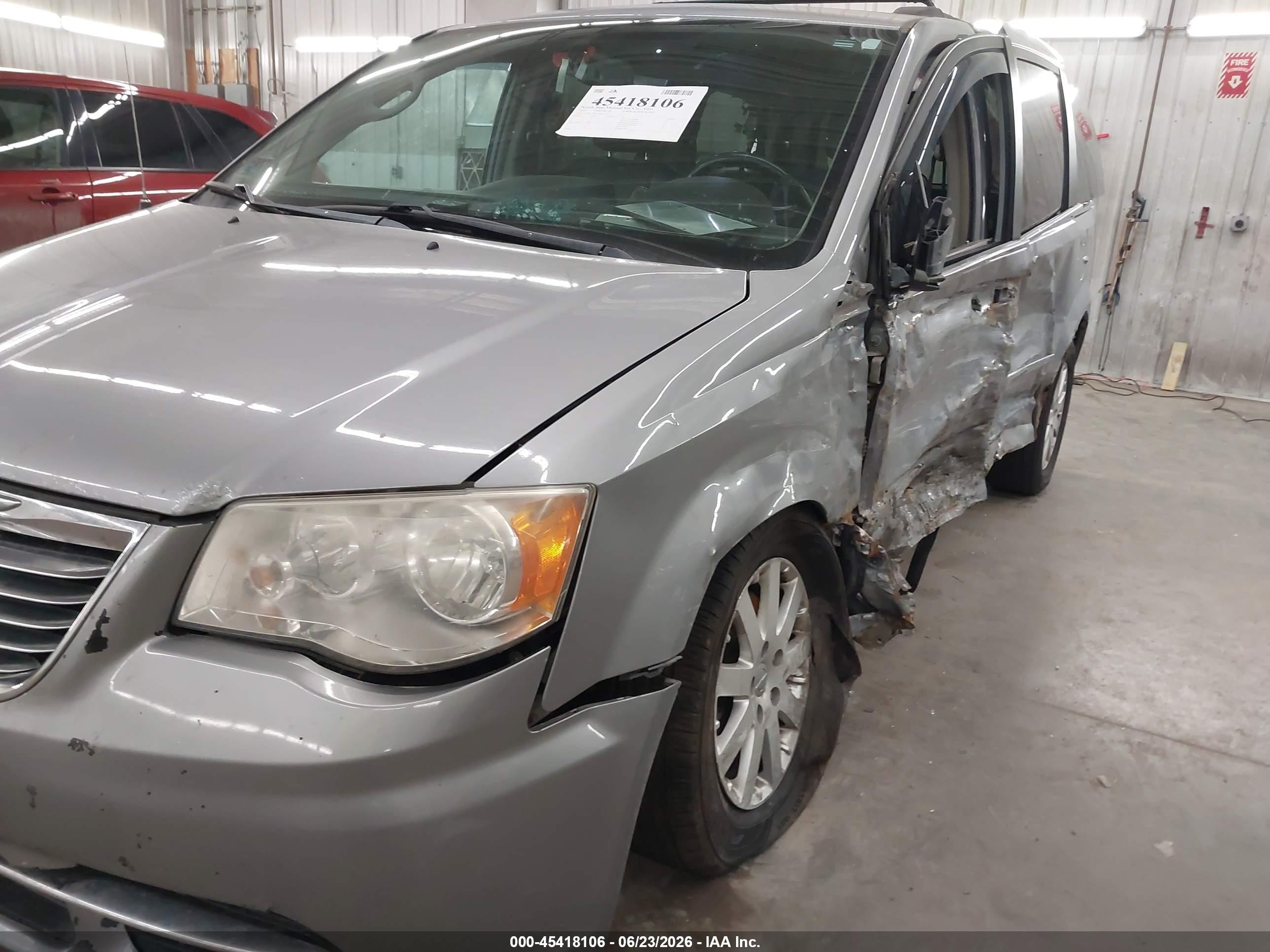 2014 Chrysler Town & Country Touring Gray vin: 2C4RC1BG5ER211514