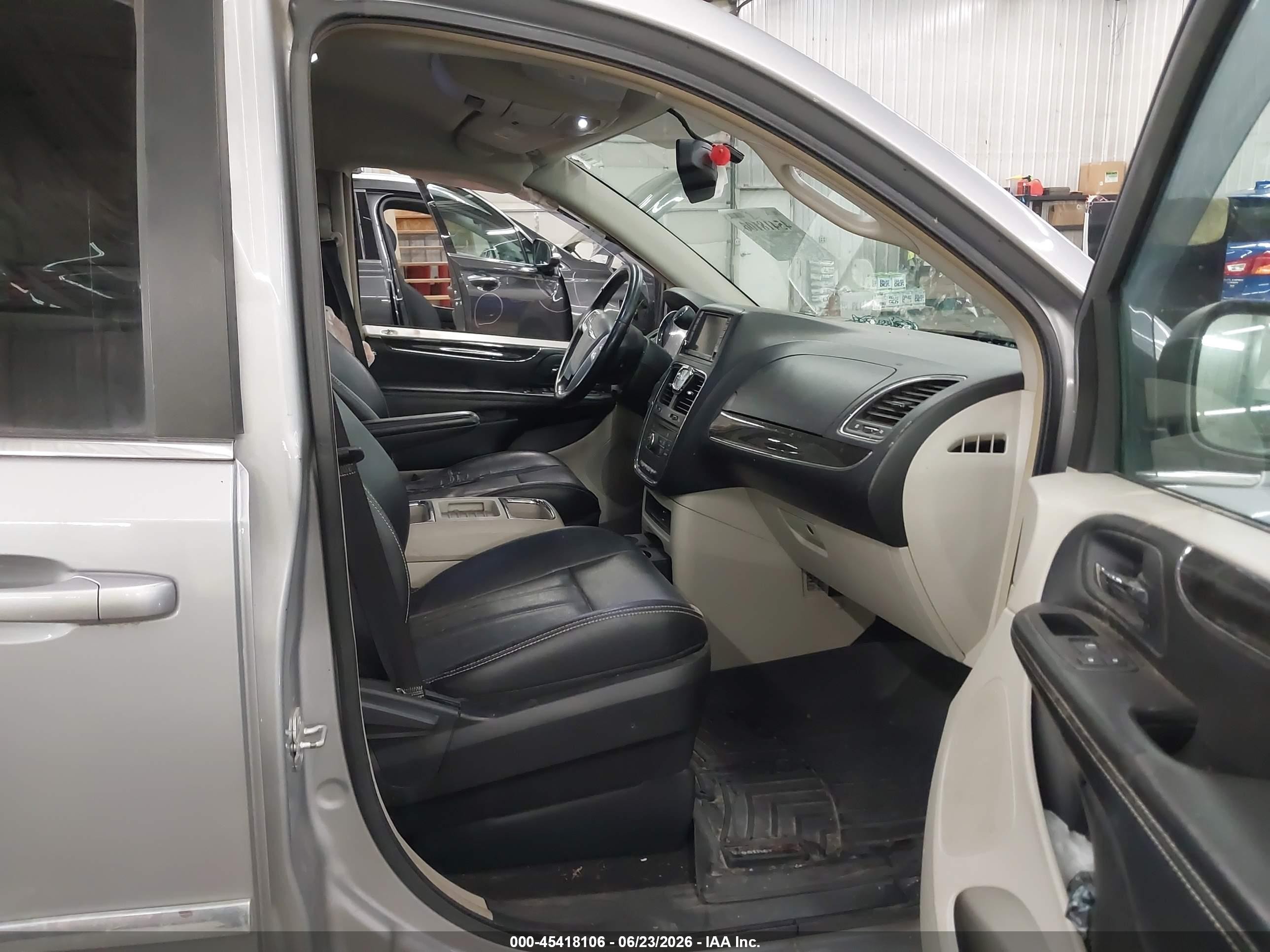 2014 Chrysler Town & Country Touring Gray vin: 2C4RC1BG5ER211514