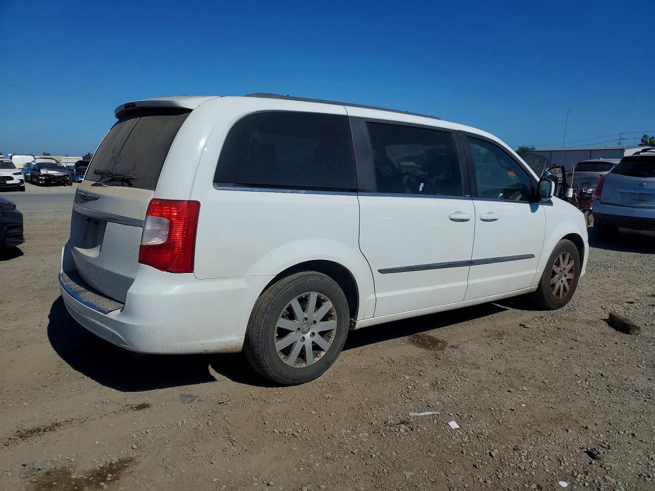 2014 Chrysler Town & Country Touring White vin: 2C4RC1BG5ER292403