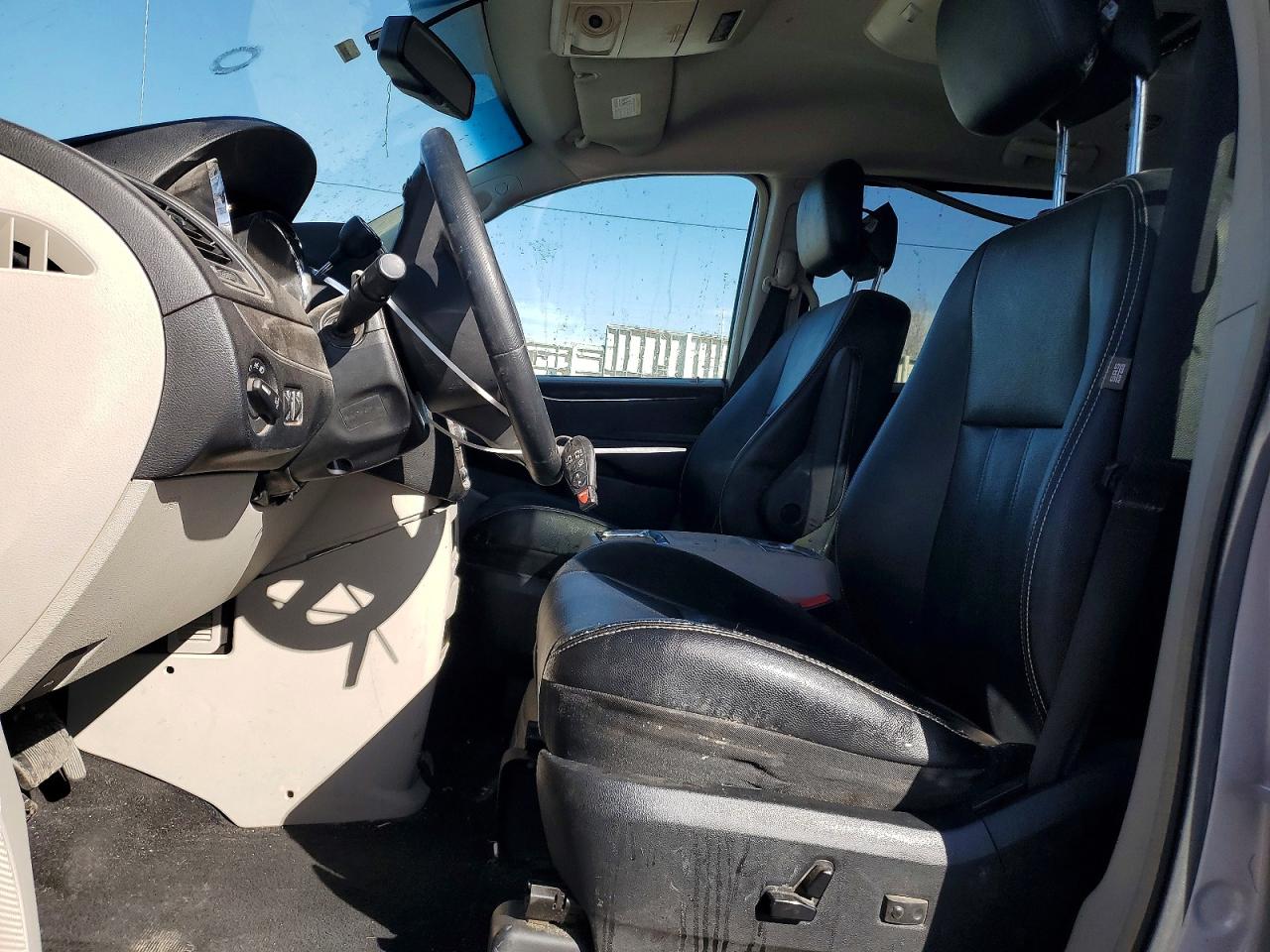 2014 Chrysler Town & Country Touring Silver vin: 2C4RC1BG5ER326954
