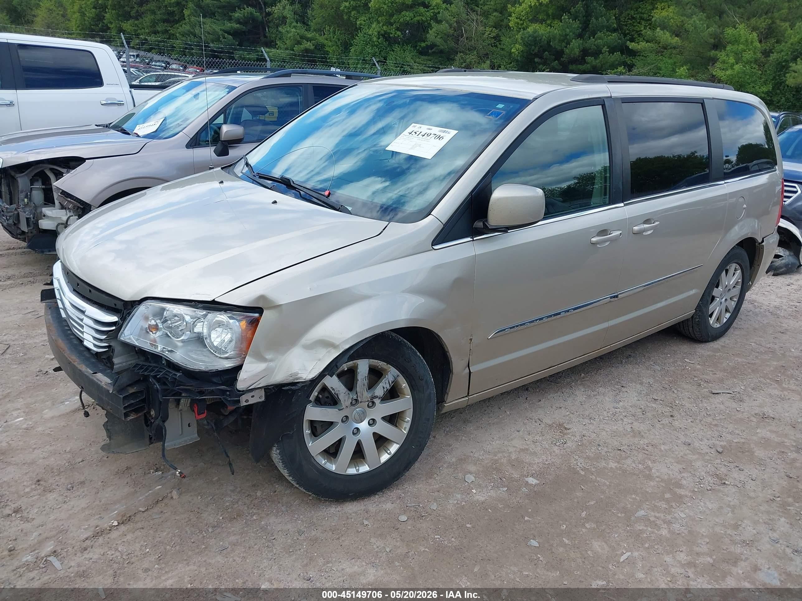 2014 Chrysler Town & Country Touring Beige vin: 2C4RC1BG5ER363101