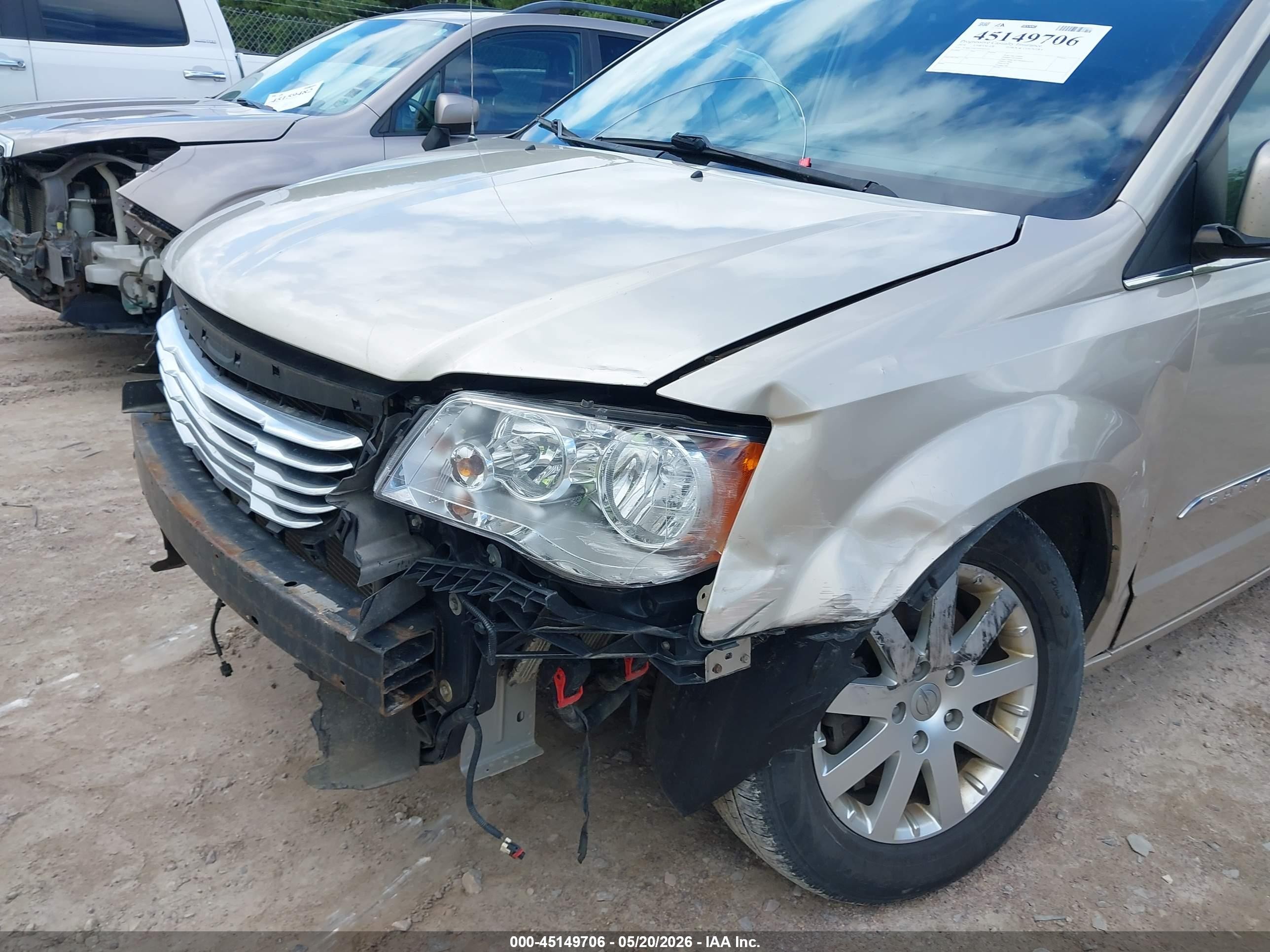 2014 Chrysler Town & Country Touring Beige vin: 2C4RC1BG5ER363101