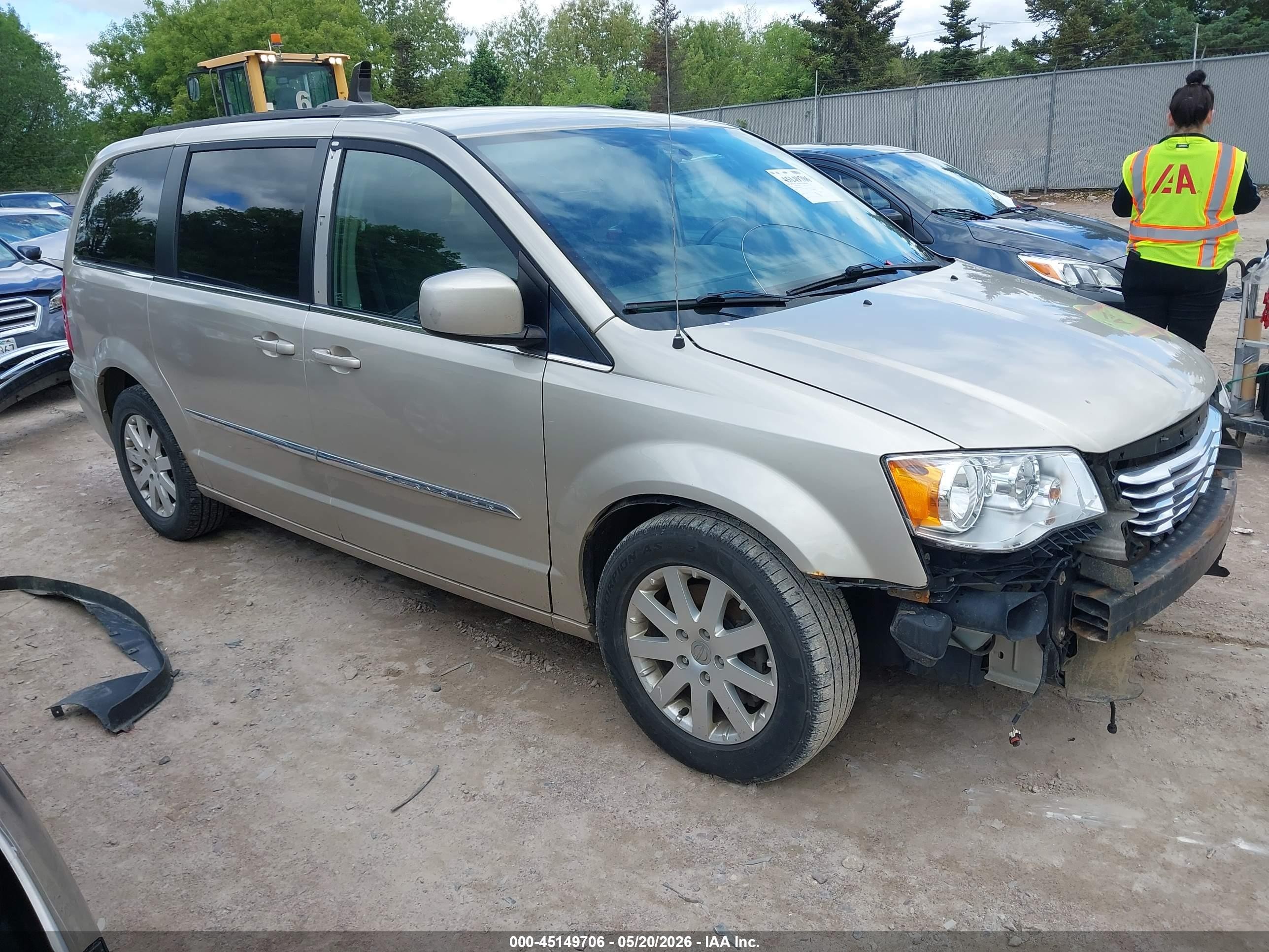 2014 Chrysler Town & Country Touring Beige vin: 2C4RC1BG5ER363101