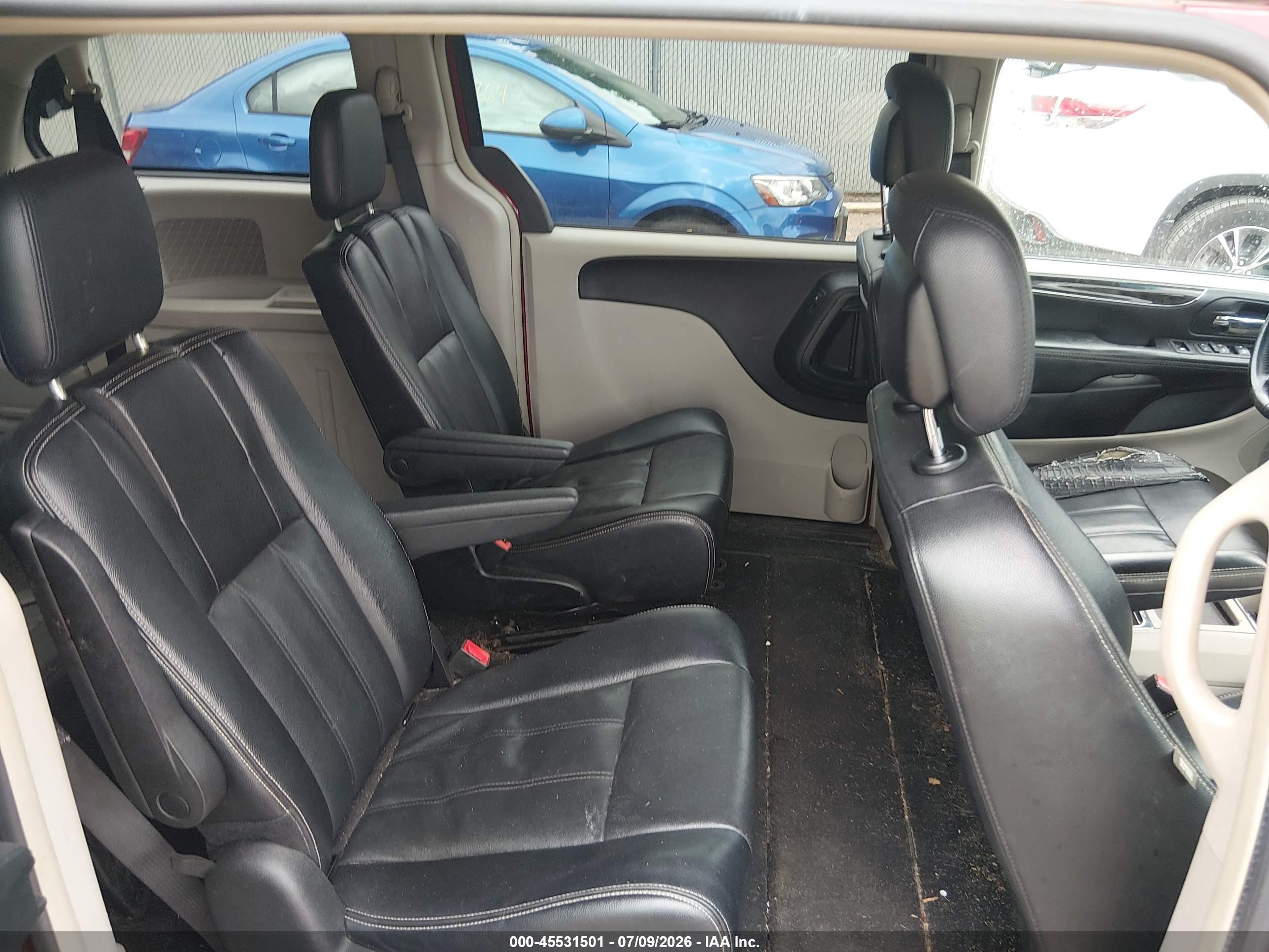 2014 Chrysler Town & Country Touring Maroon vin: 2C4RC1BG5ER395854
