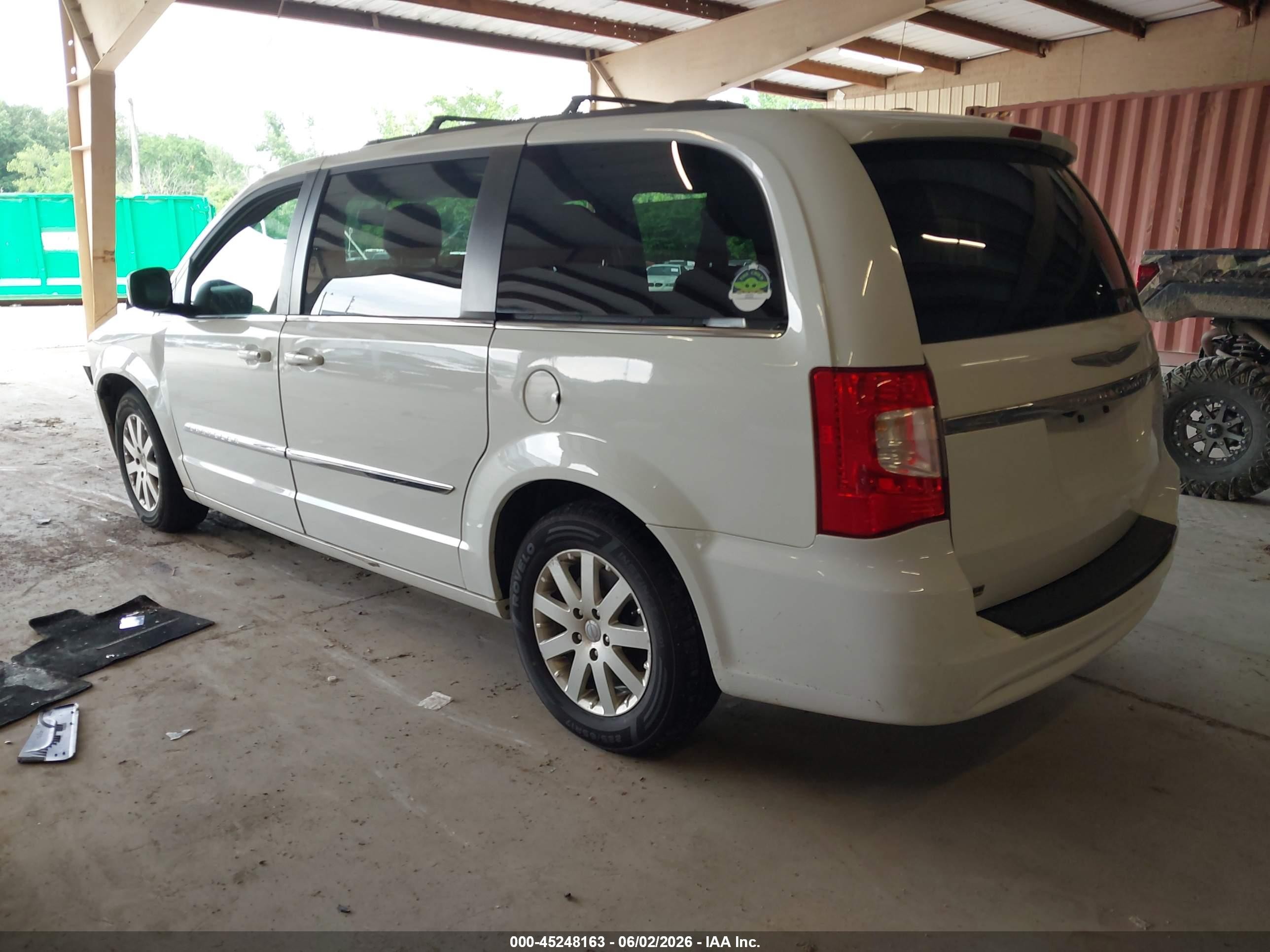 2014 Chrysler Town & Country Touring White vin: 2C4RC1BG5ER445149