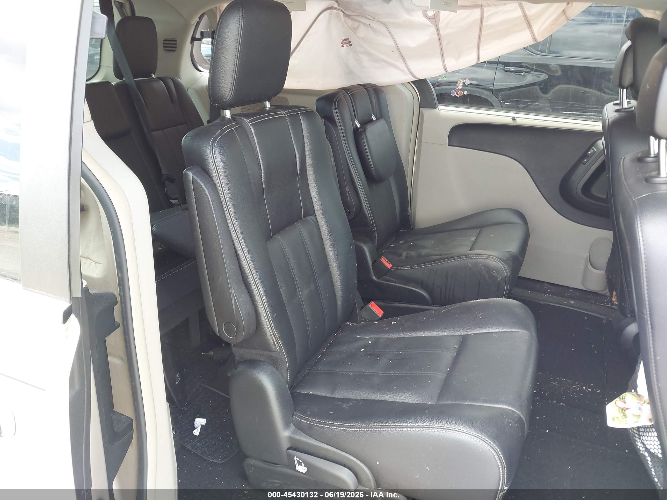 2015 Chrysler Town & Country Touring Gold vin: 2C4RC1BG5FR520238