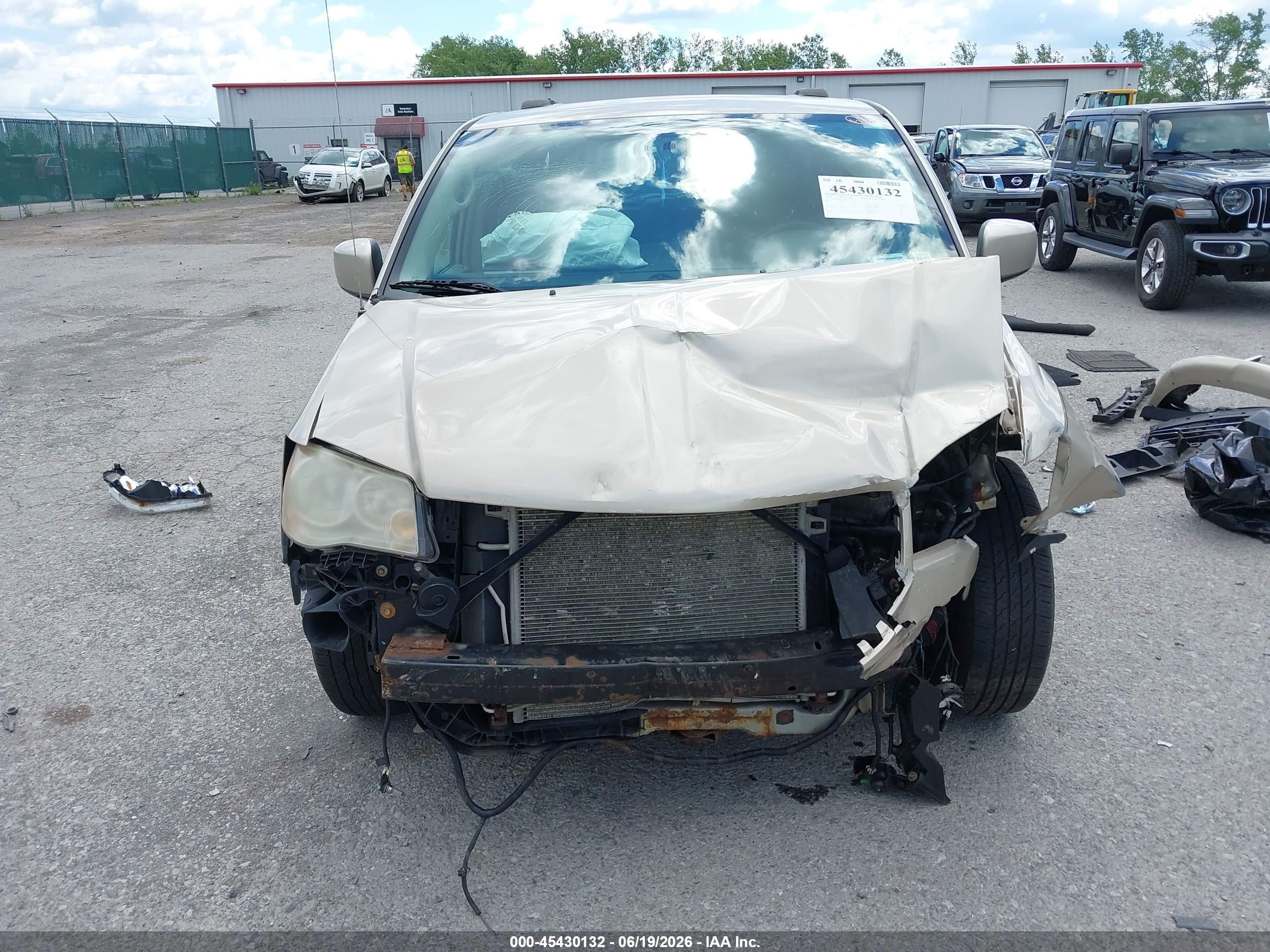 2015 Chrysler Town & Country Touring Gold vin: 2C4RC1BG5FR520238