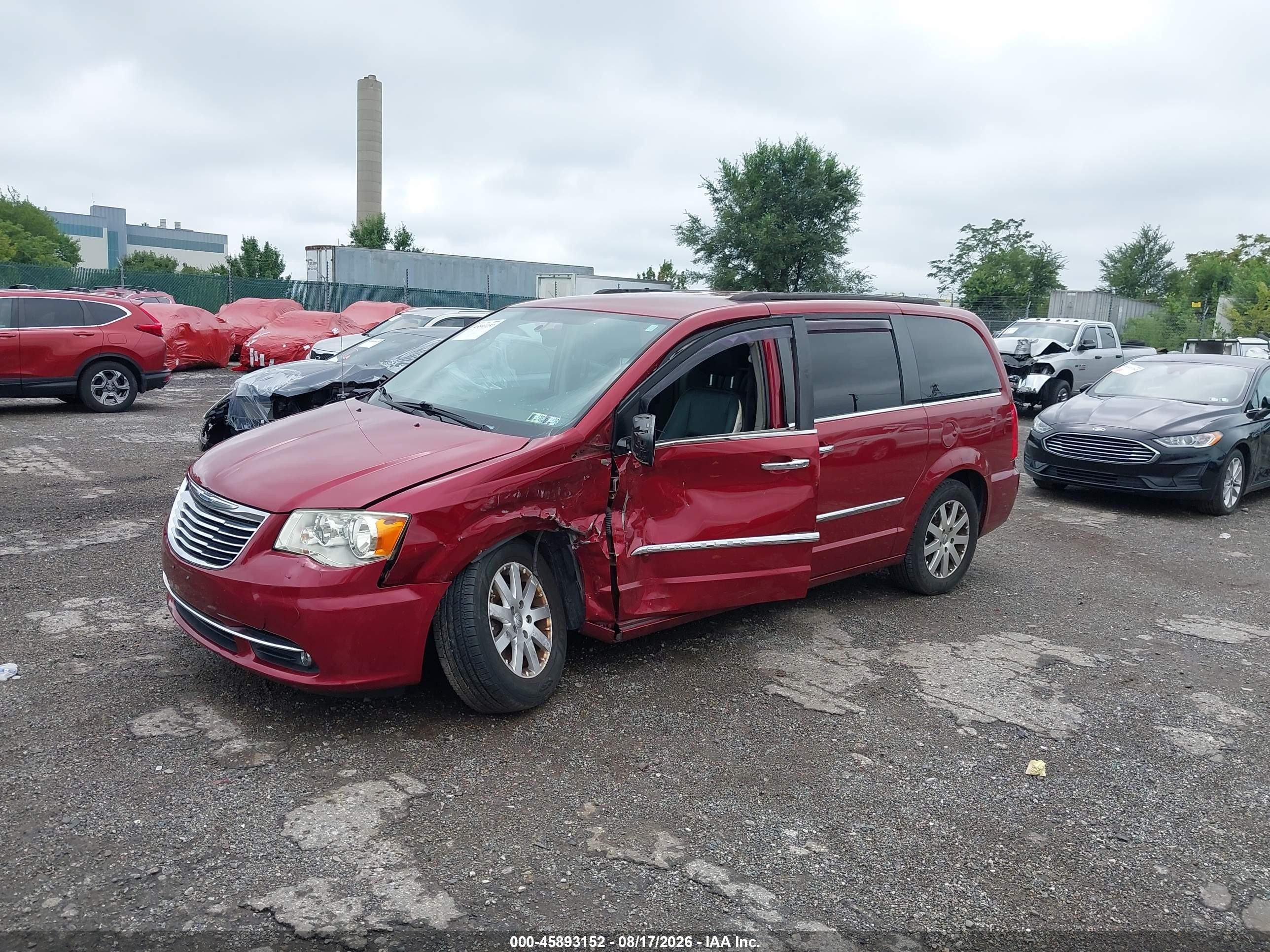 2015 Chrysler Town & Country Touring Red vin: 2C4RC1BG5FR539193