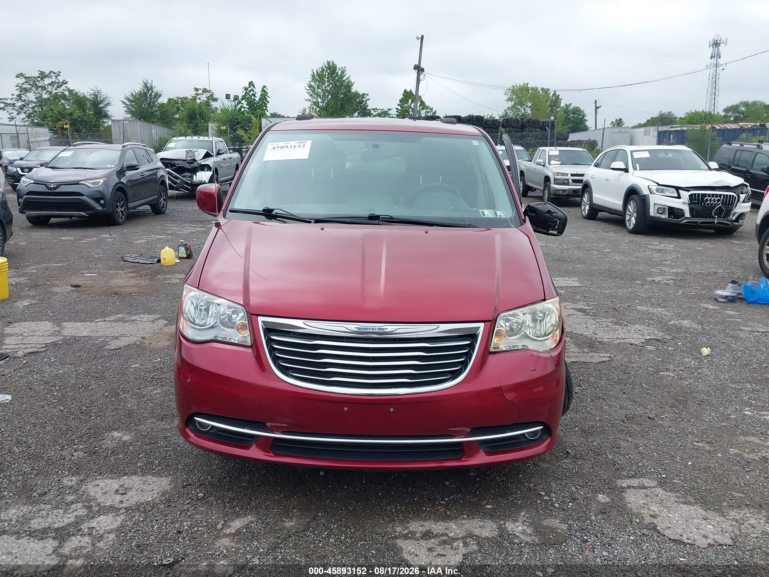 2015 Chrysler Town & Country Touring Red vin: 2C4RC1BG5FR539193