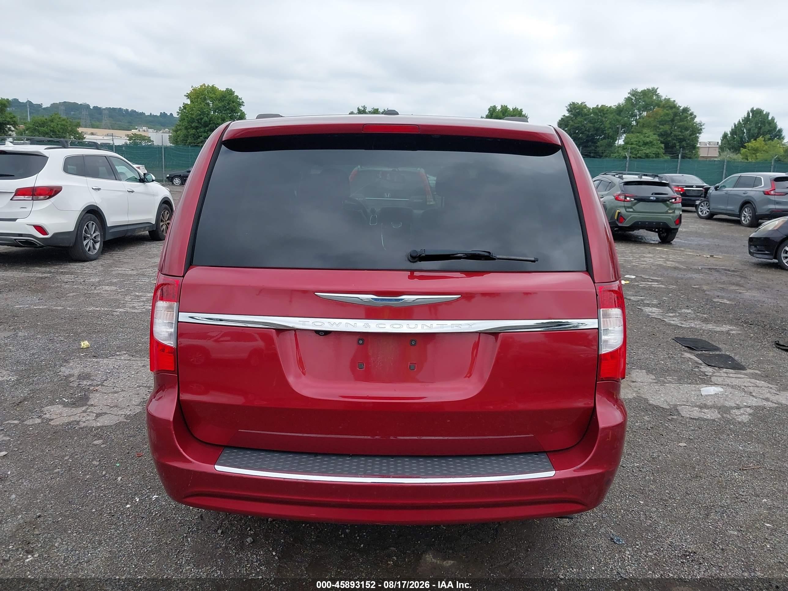 2015 Chrysler Town & Country Touring Red vin: 2C4RC1BG5FR539193