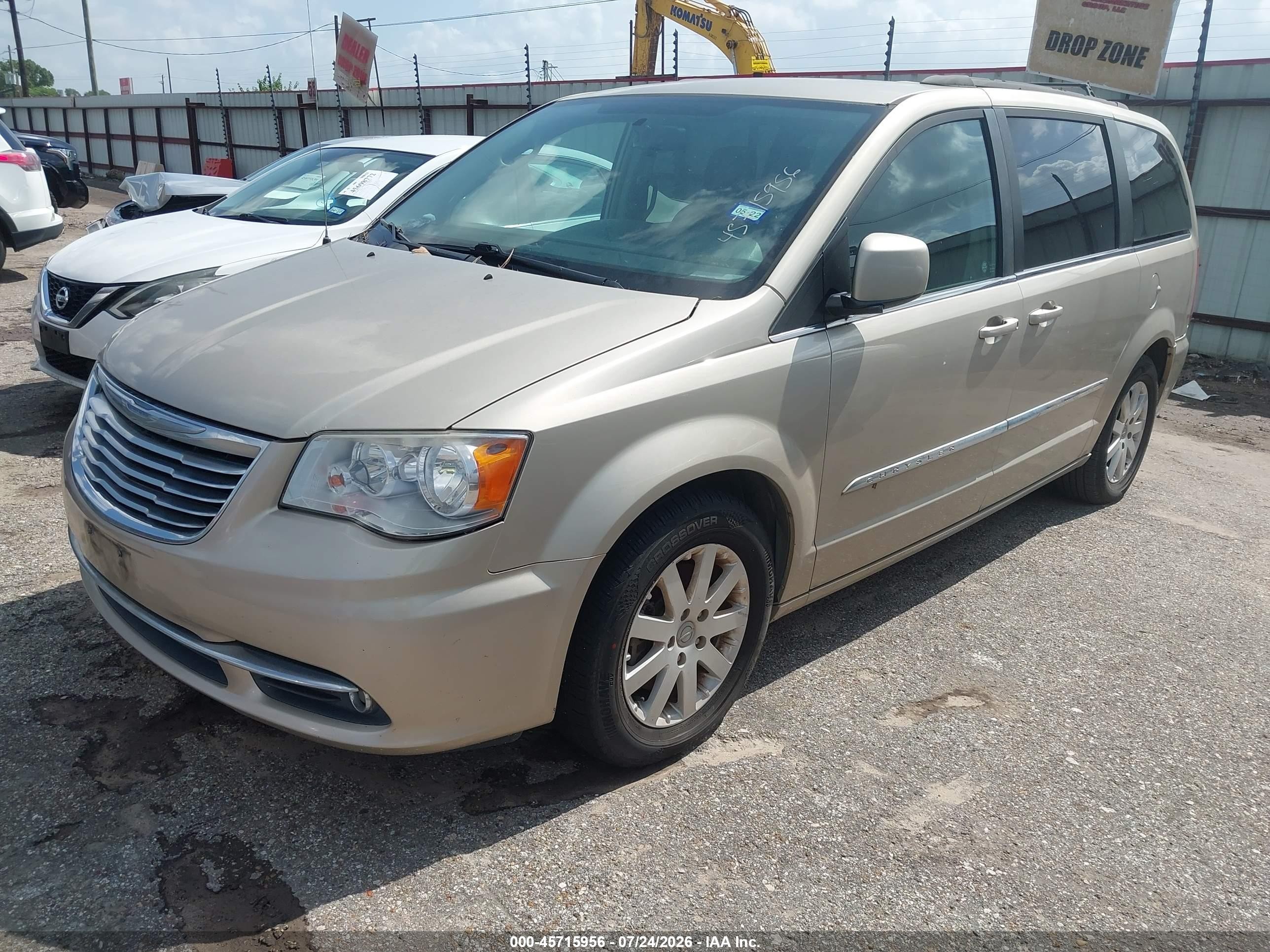 2015 Chrysler Town & Country Touring Beige vin: 2C4RC1BG5FR551778