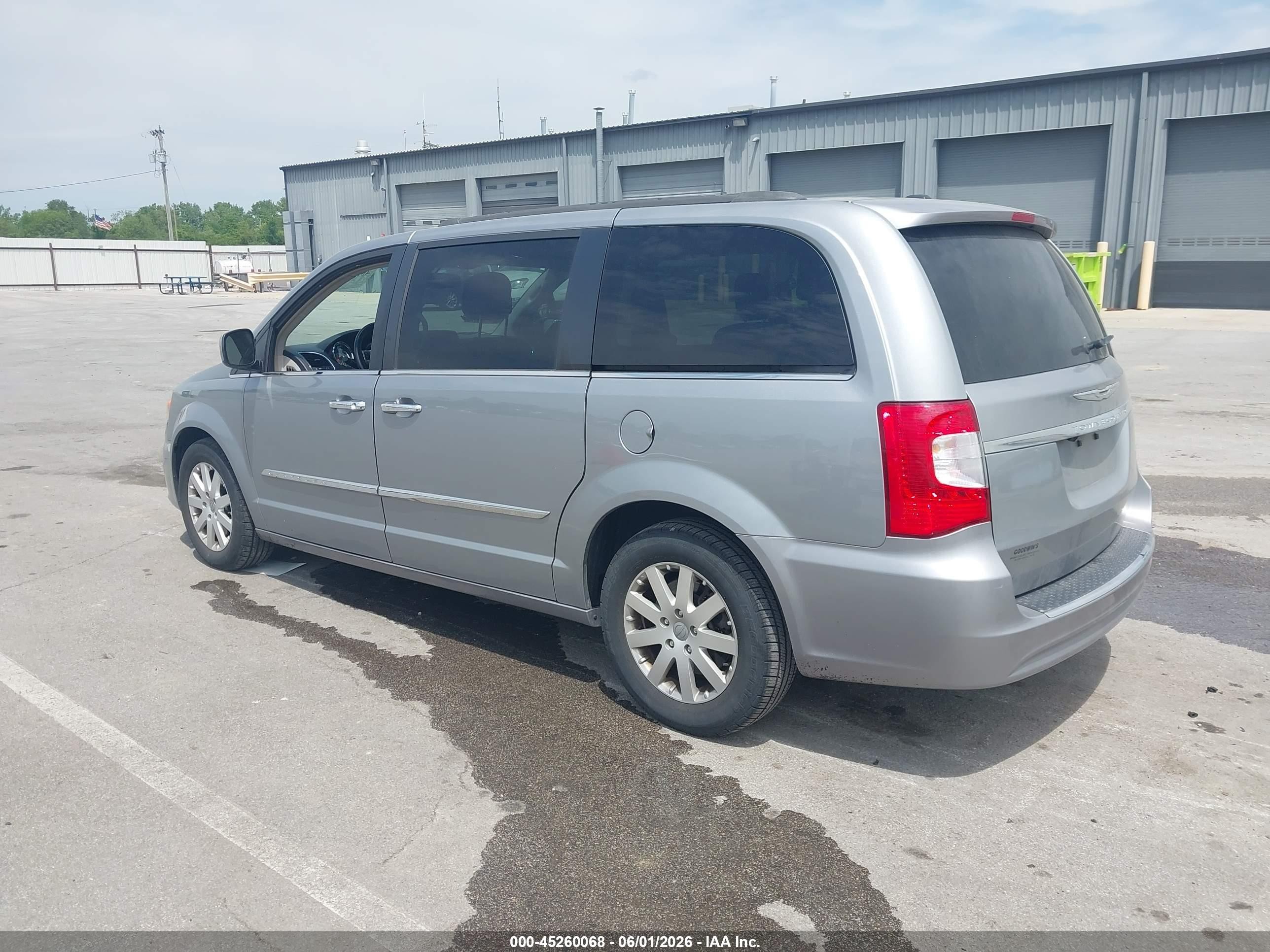 2015 Chrysler Town & Country Touring Silver vin: 2C4RC1BG5FR562652