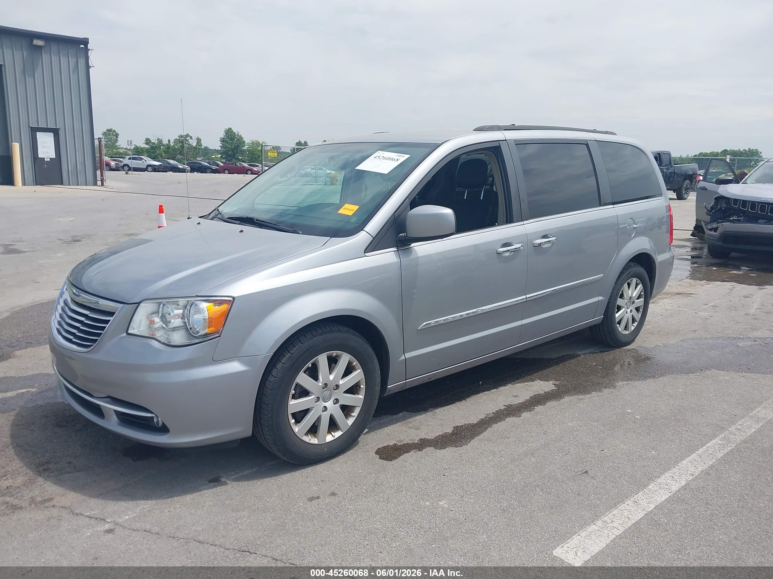 2015 Chrysler Town & Country Touring Silver vin: 2C4RC1BG5FR562652