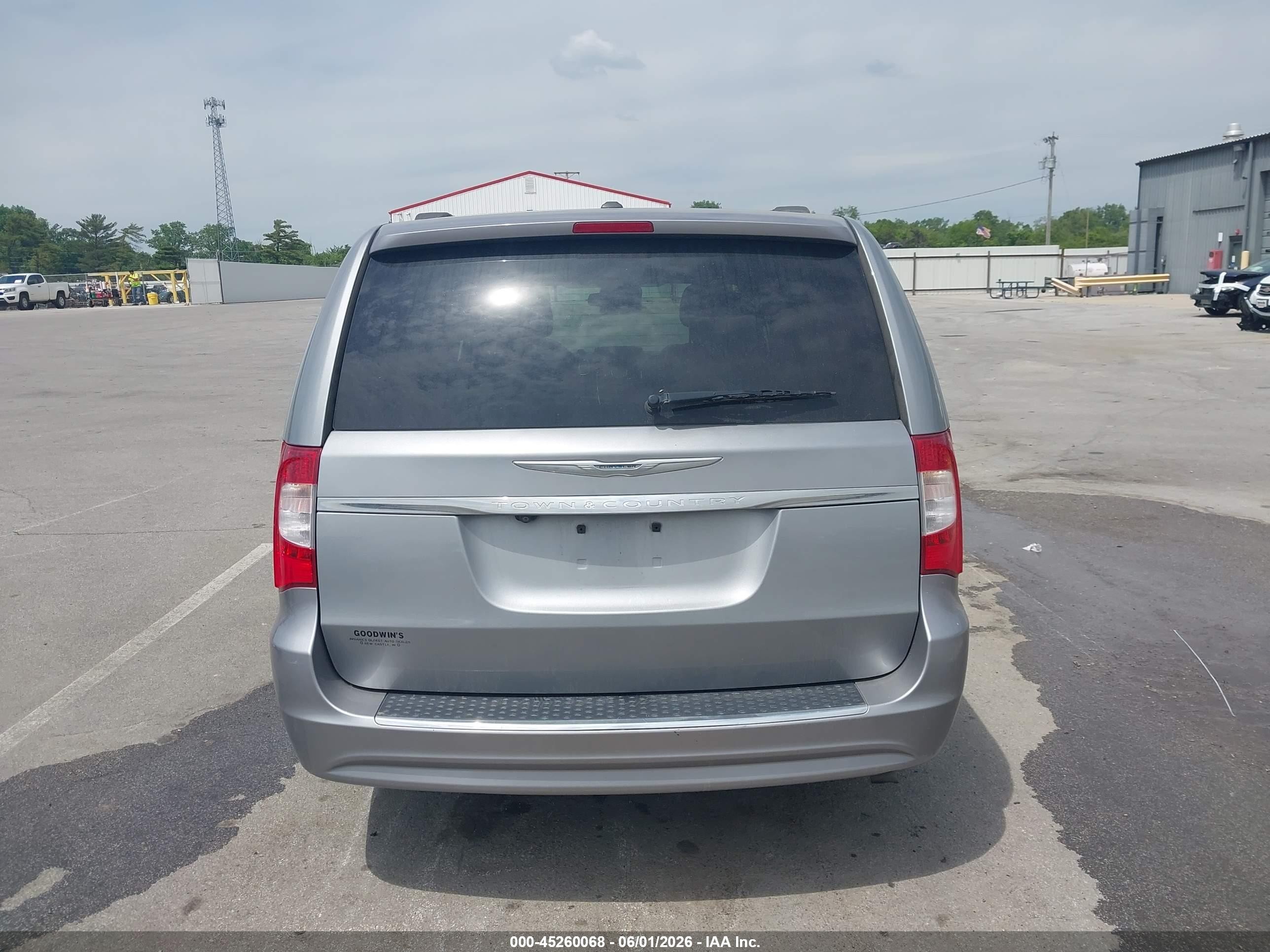 2015 Chrysler Town & Country Touring Silver vin: 2C4RC1BG5FR562652