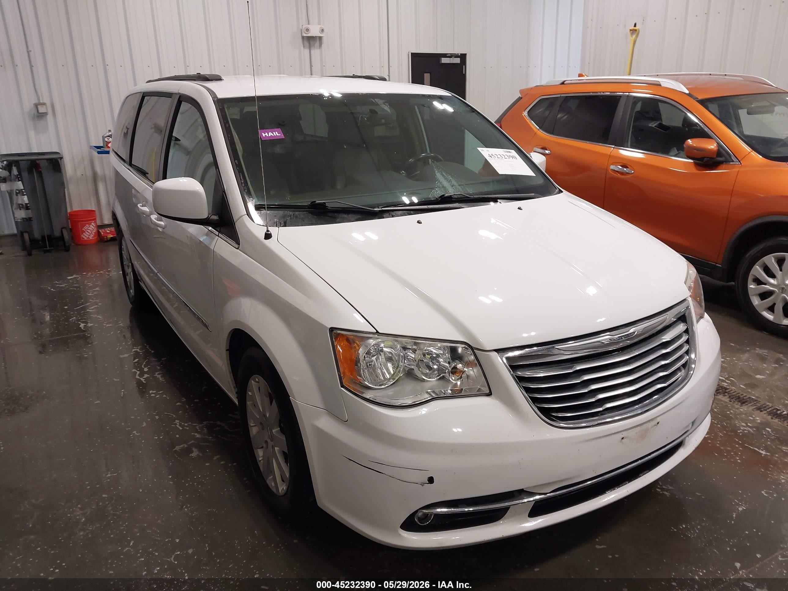 2015 Chrysler Town & Country Touring Белый vin: 2C4RC1BG5FR563087