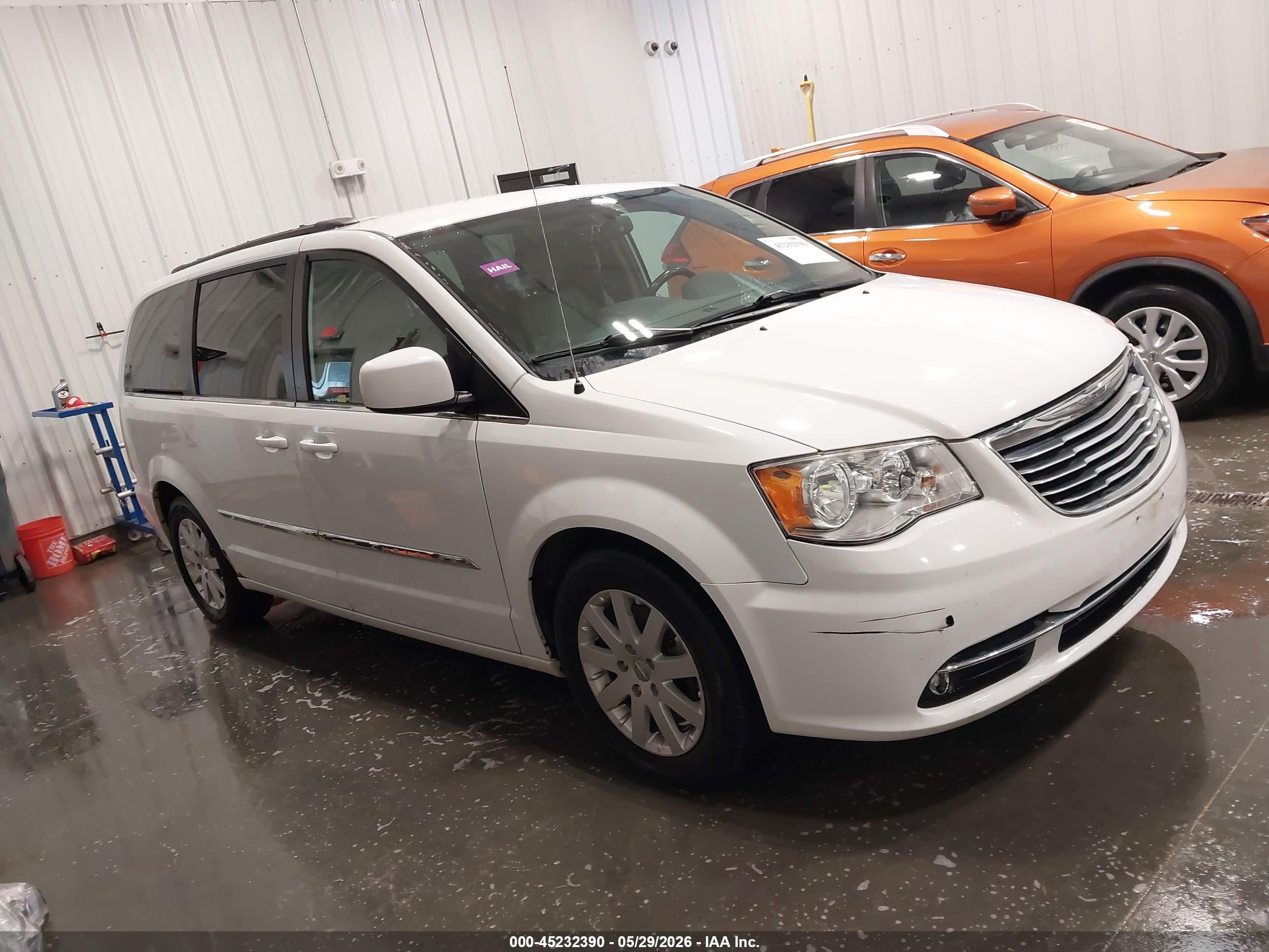 2015 Chrysler Town & Country Touring Белый vin: 2C4RC1BG5FR563087