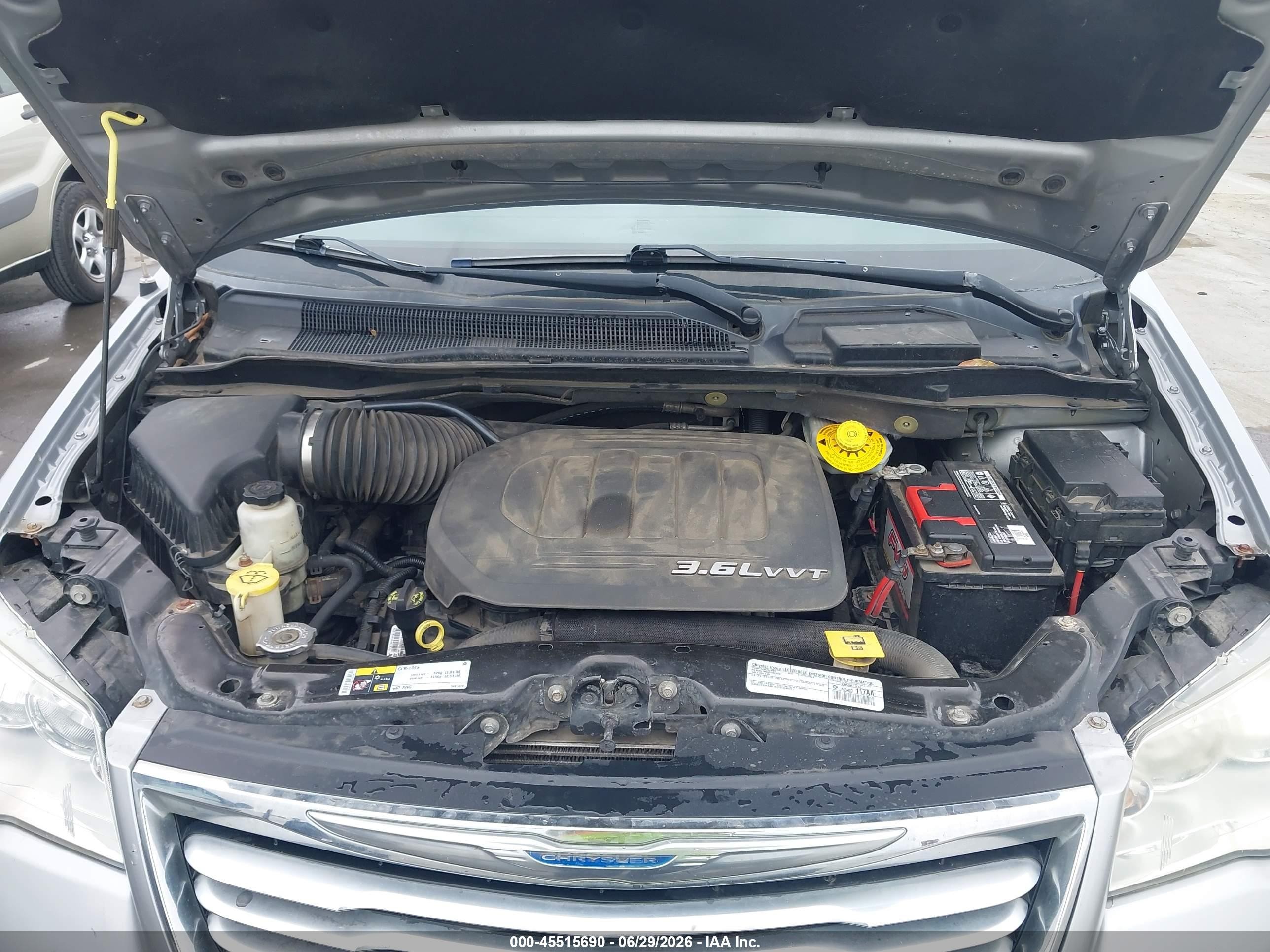 2015 Chrysler Town & Country Touring Silver vin: 2C4RC1BG5FR582240