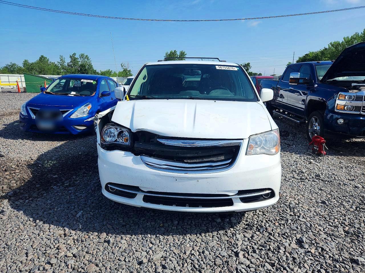 2015 Chrysler Town & Country Touring White vin: 2C4RC1BG5FR588894
