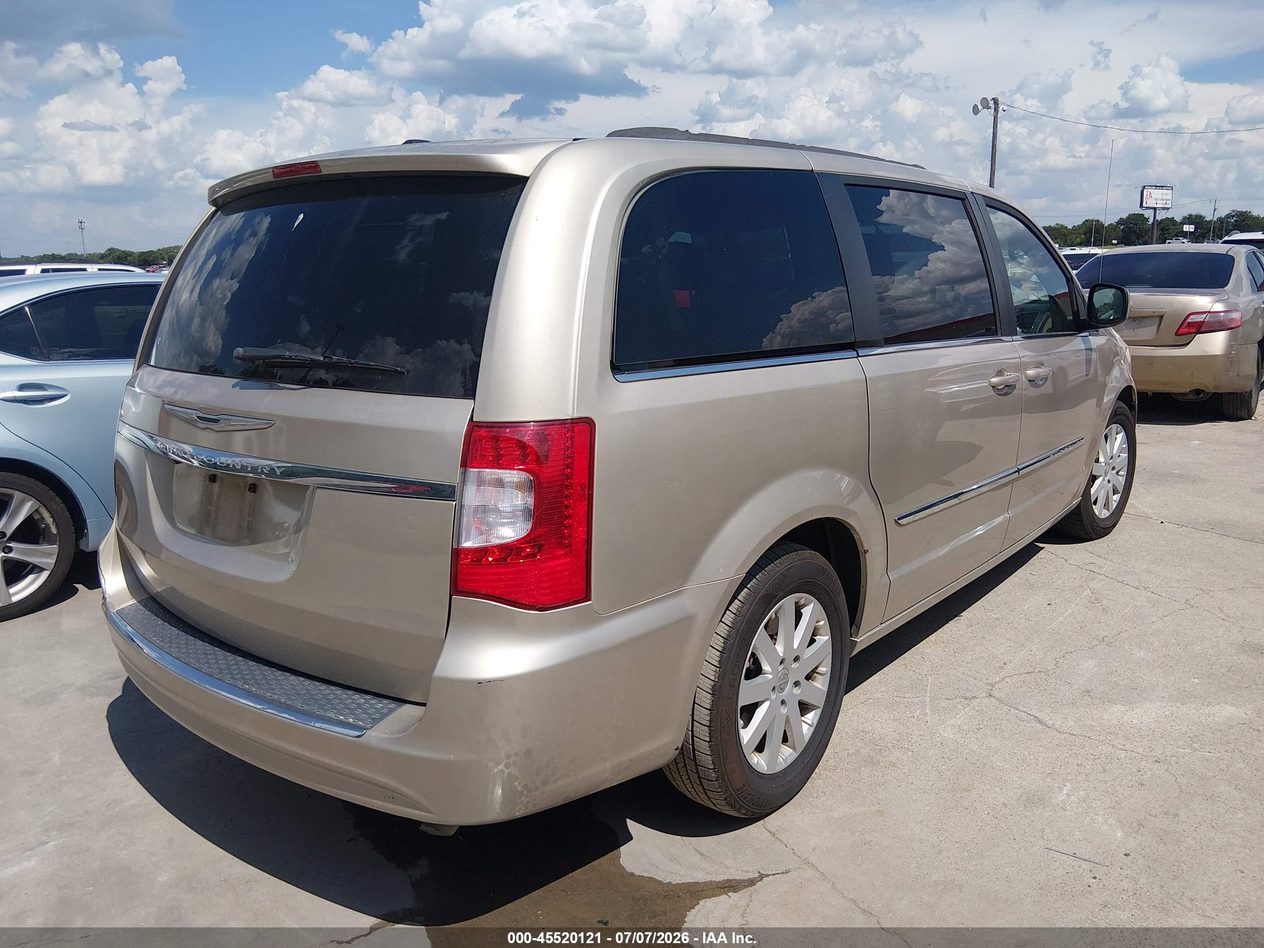 2015 Chrysler Town & Country Touring Gold vin: 2C4RC1BG5FR620498
