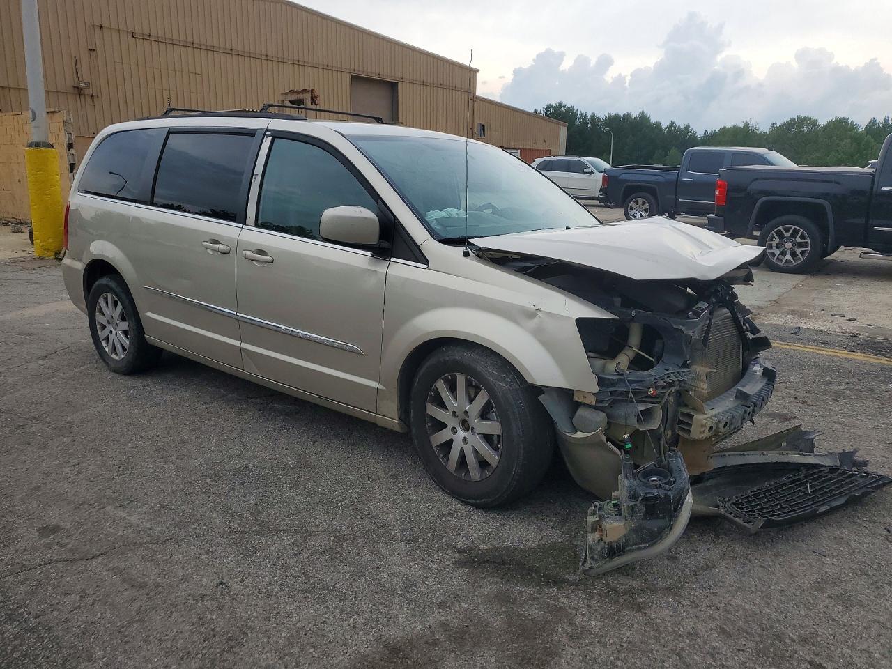 2015 Chrysler Town & Country Touring Gold vin: 2C4RC1BG5FR637298