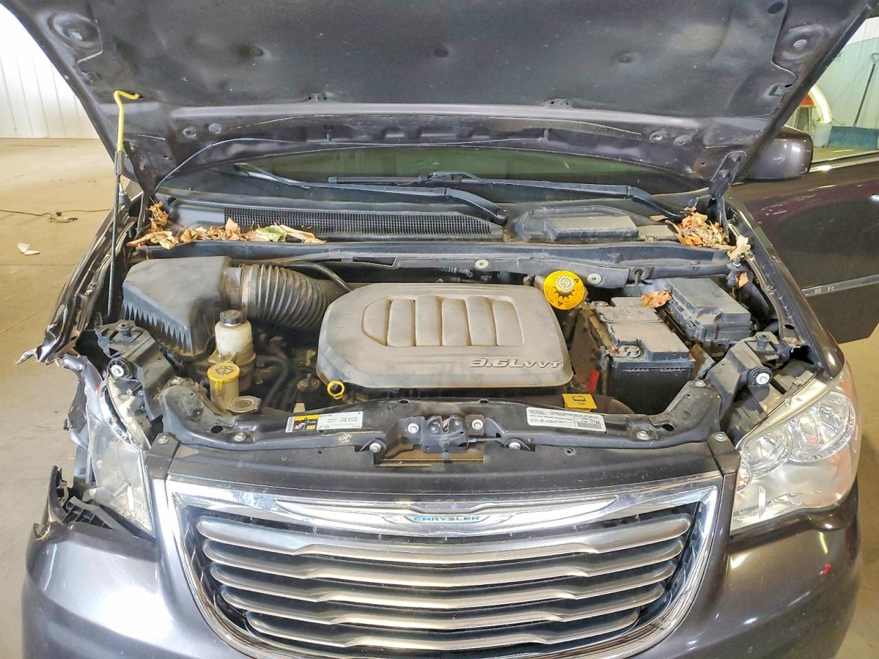 2015 Chrysler Town & Country Touring Charcoal vin: 2C4RC1BG5FR697338