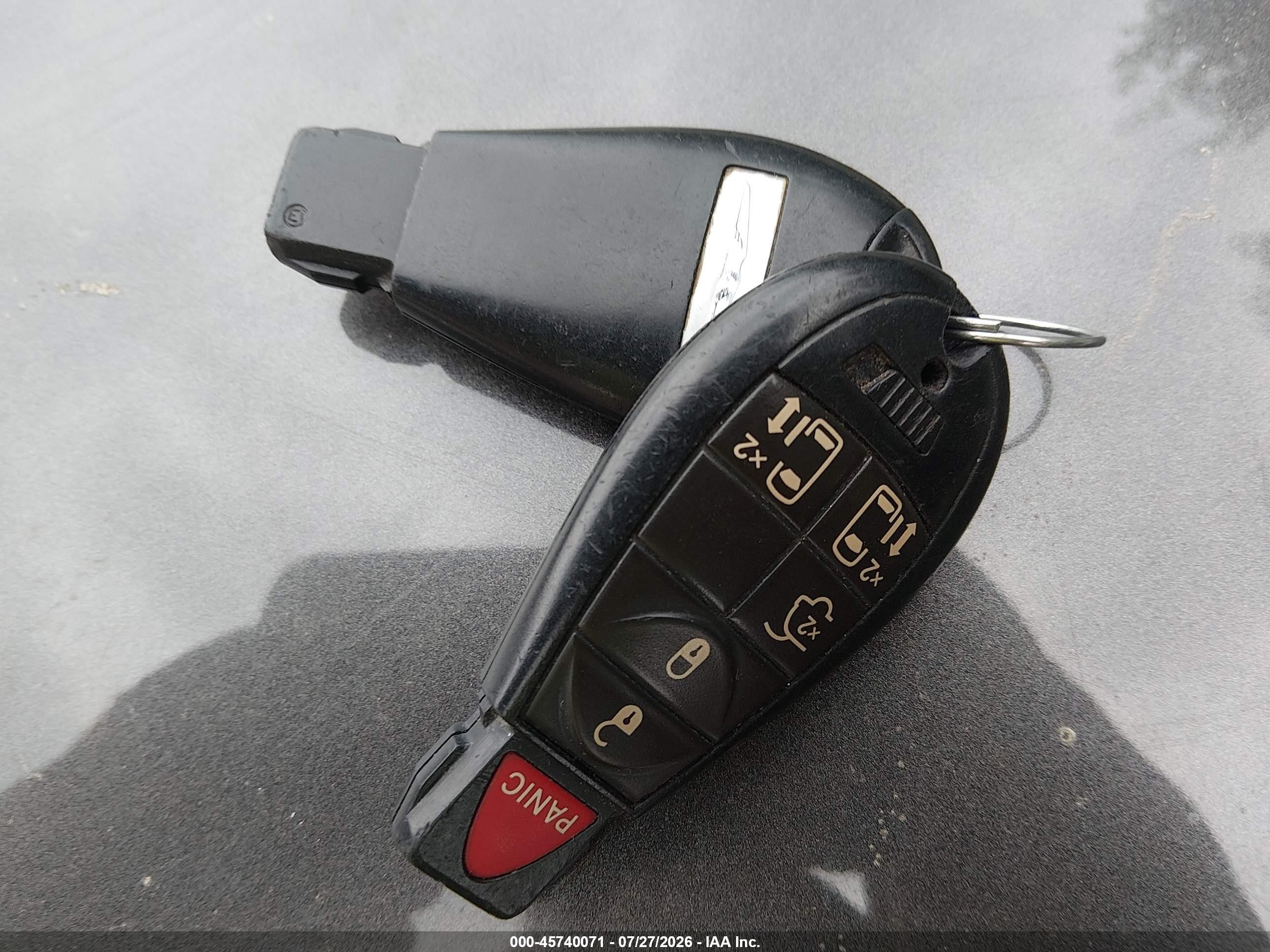 2015 Chrysler Town & Country Touring Красный vin: 2C4RC1BG5FR730872