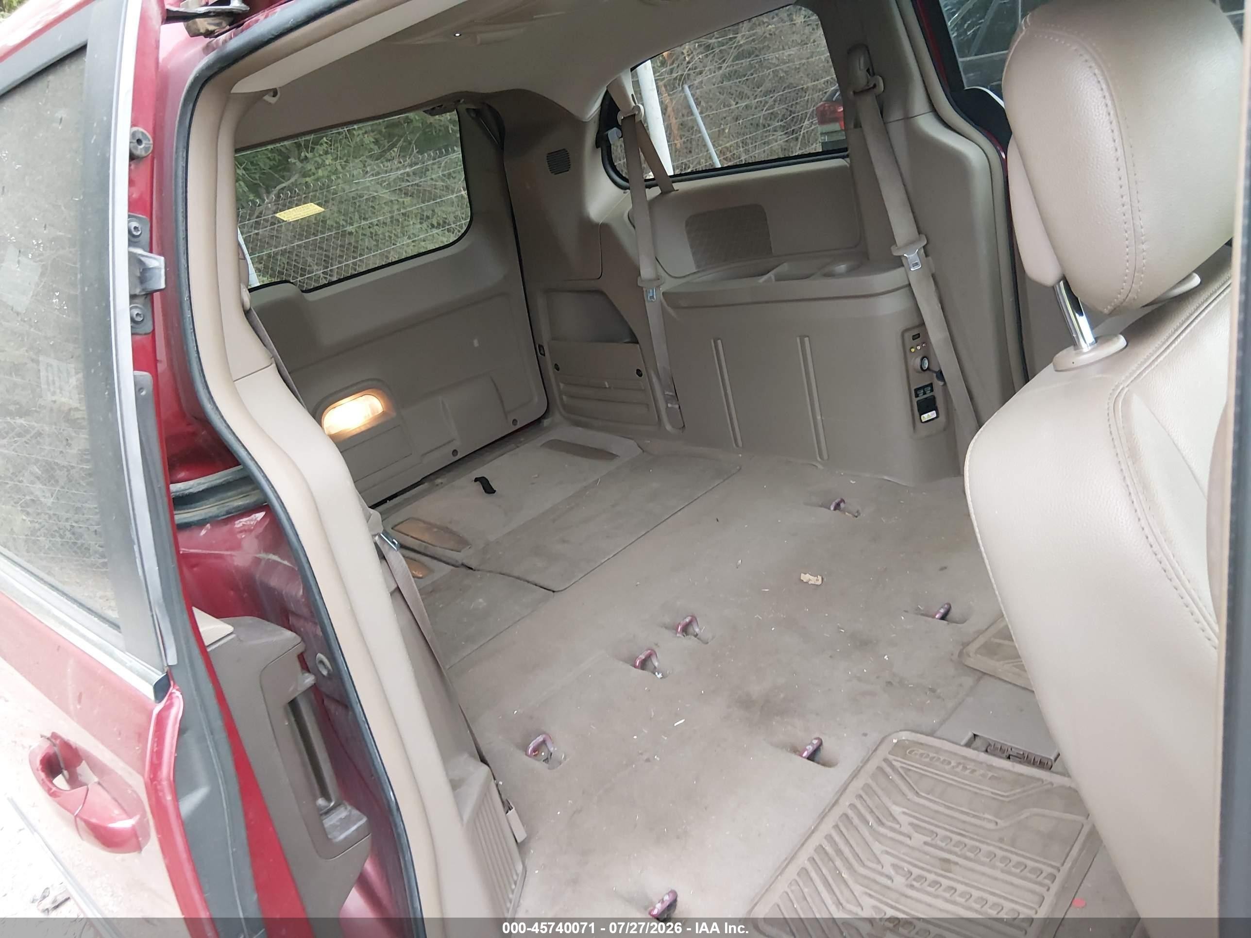 2015 Chrysler Town & Country Touring Красный vin: 2C4RC1BG5FR730872