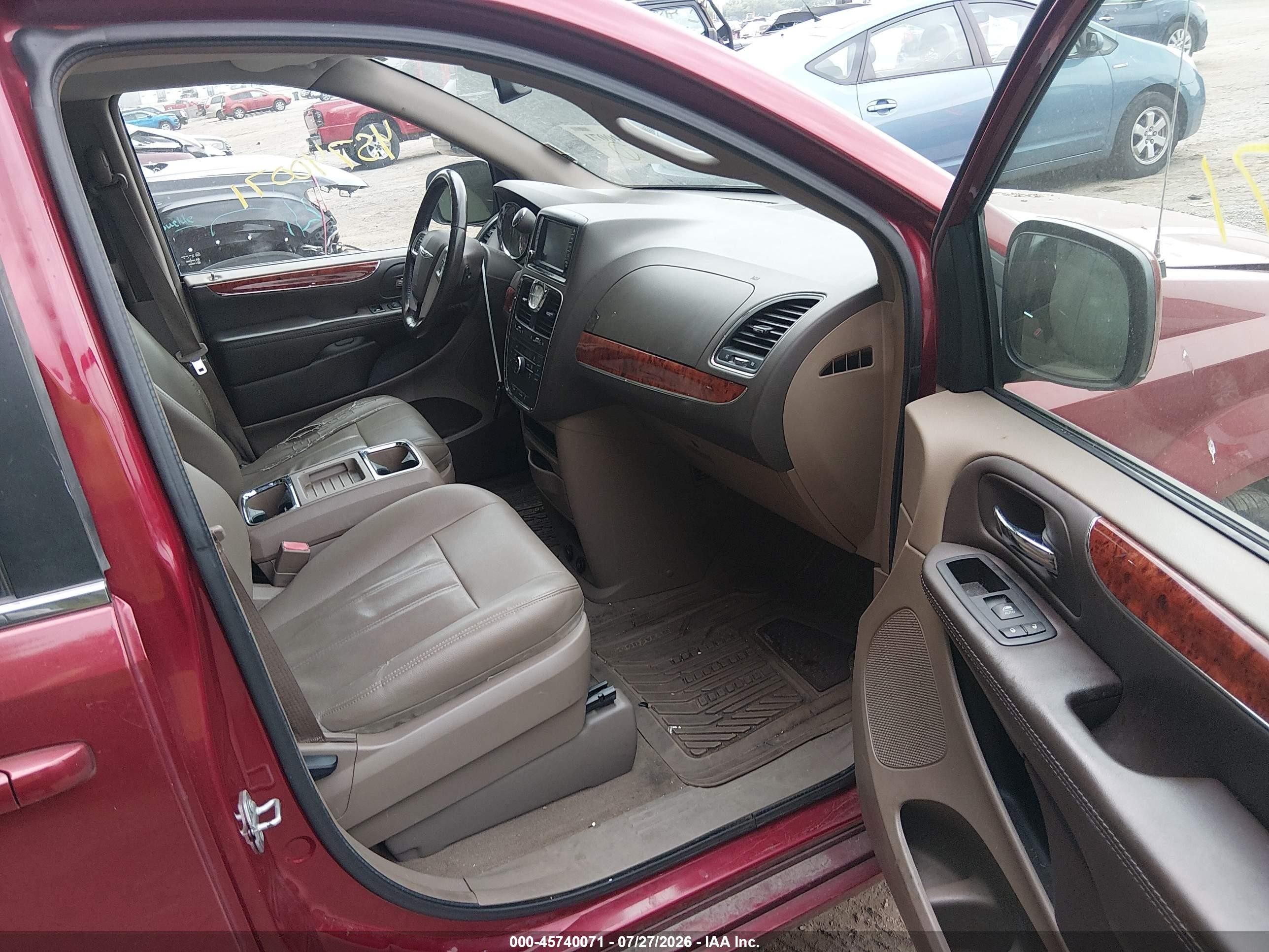 2015 Chrysler Town & Country Touring Красный vin: 2C4RC1BG5FR730872