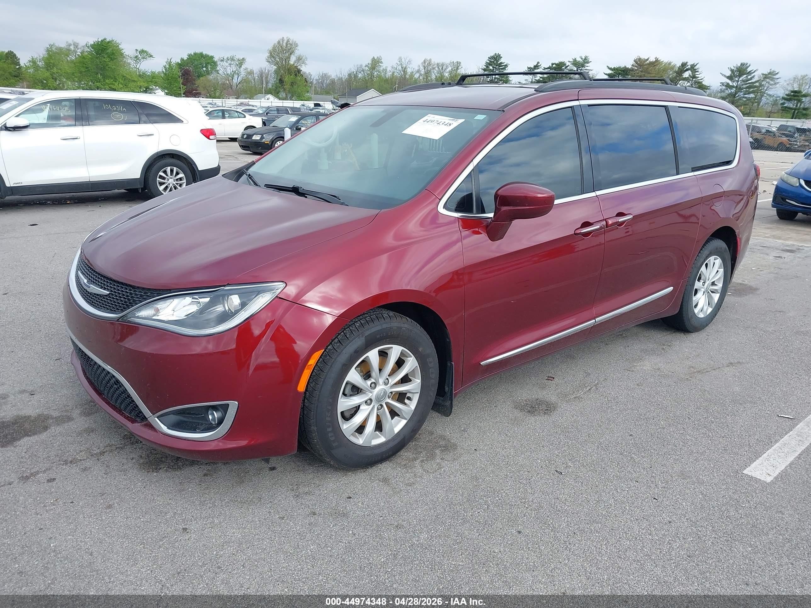 2017 Chrysler Pacifica Touring-l Red vin: 2C4RC1BG5HR542405