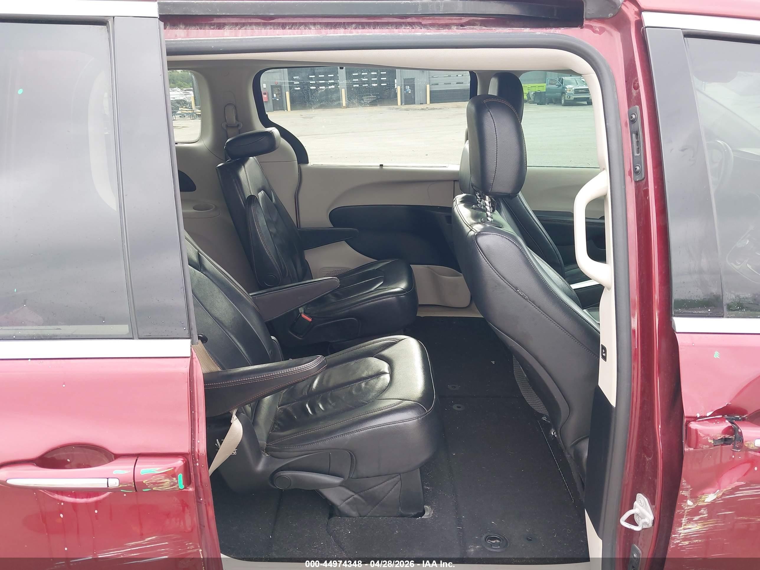 2017 Chrysler Pacifica Touring-l Red vin: 2C4RC1BG5HR542405
