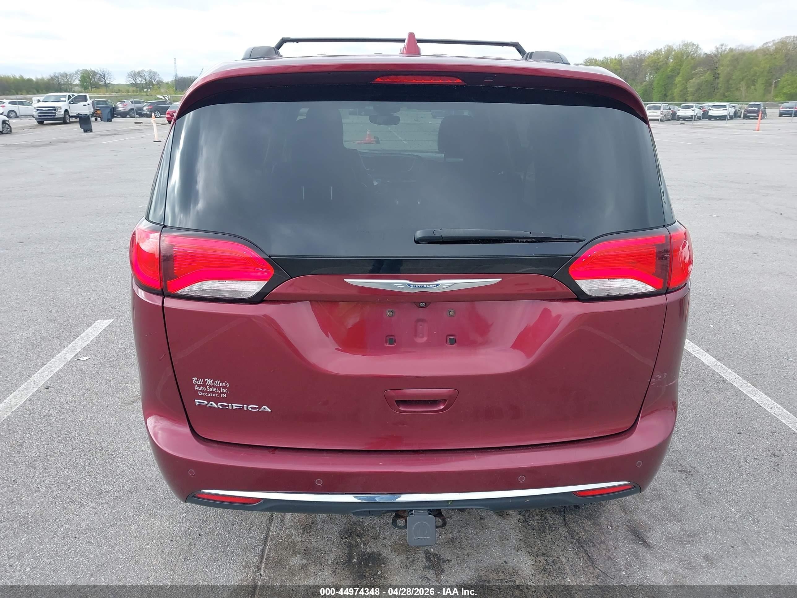 2017 Chrysler Pacifica Touring-l Red vin: 2C4RC1BG5HR542405