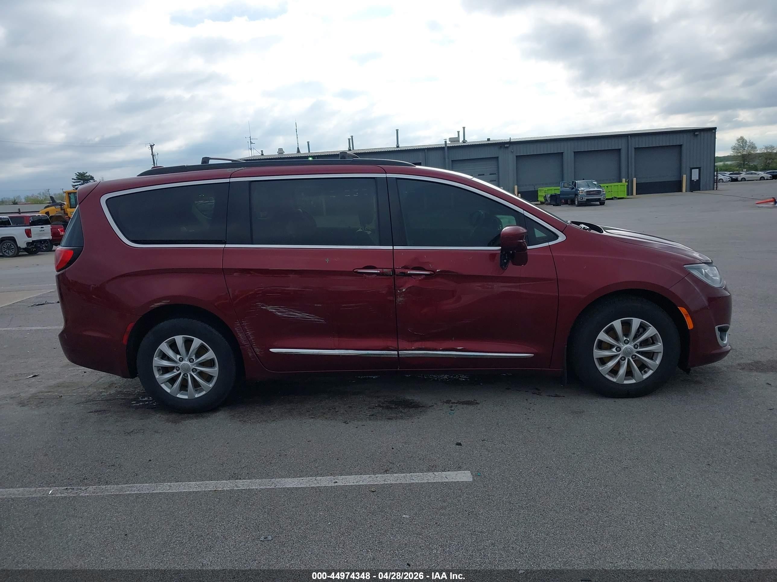 2017 Chrysler Pacifica Touring-l Red vin: 2C4RC1BG5HR542405