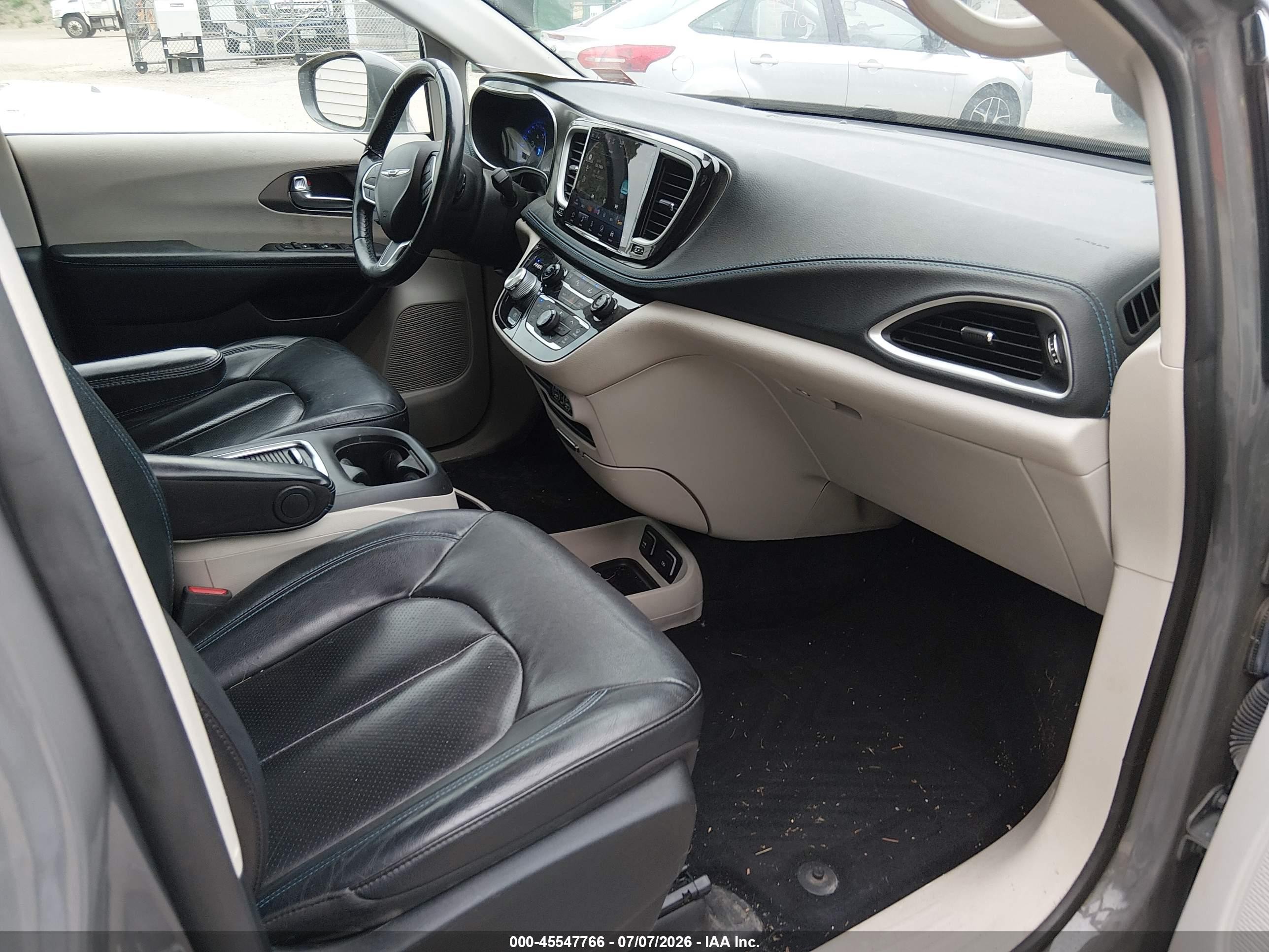 2021 Chrysler Pacifica Touring L Gray vin: 2C4RC1BG5MR547646