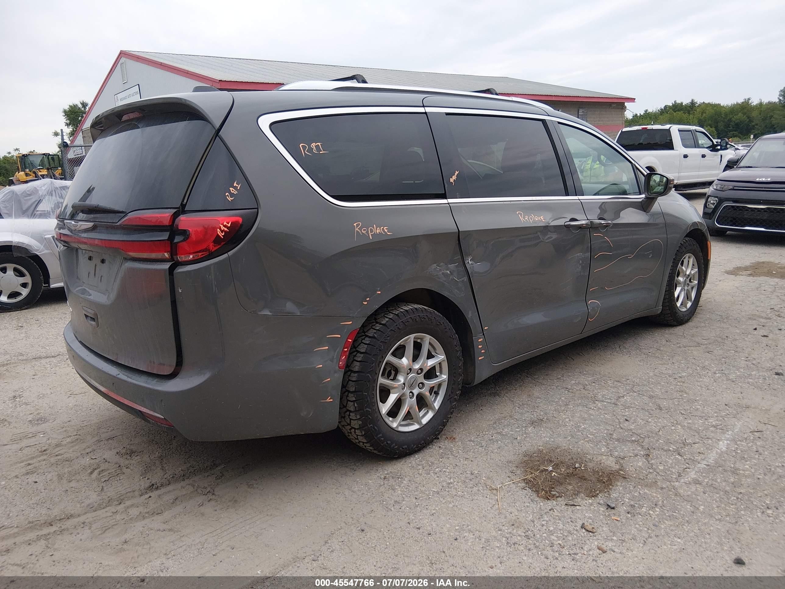 2021 Chrysler Pacifica Touring L Gray vin: 2C4RC1BG5MR547646