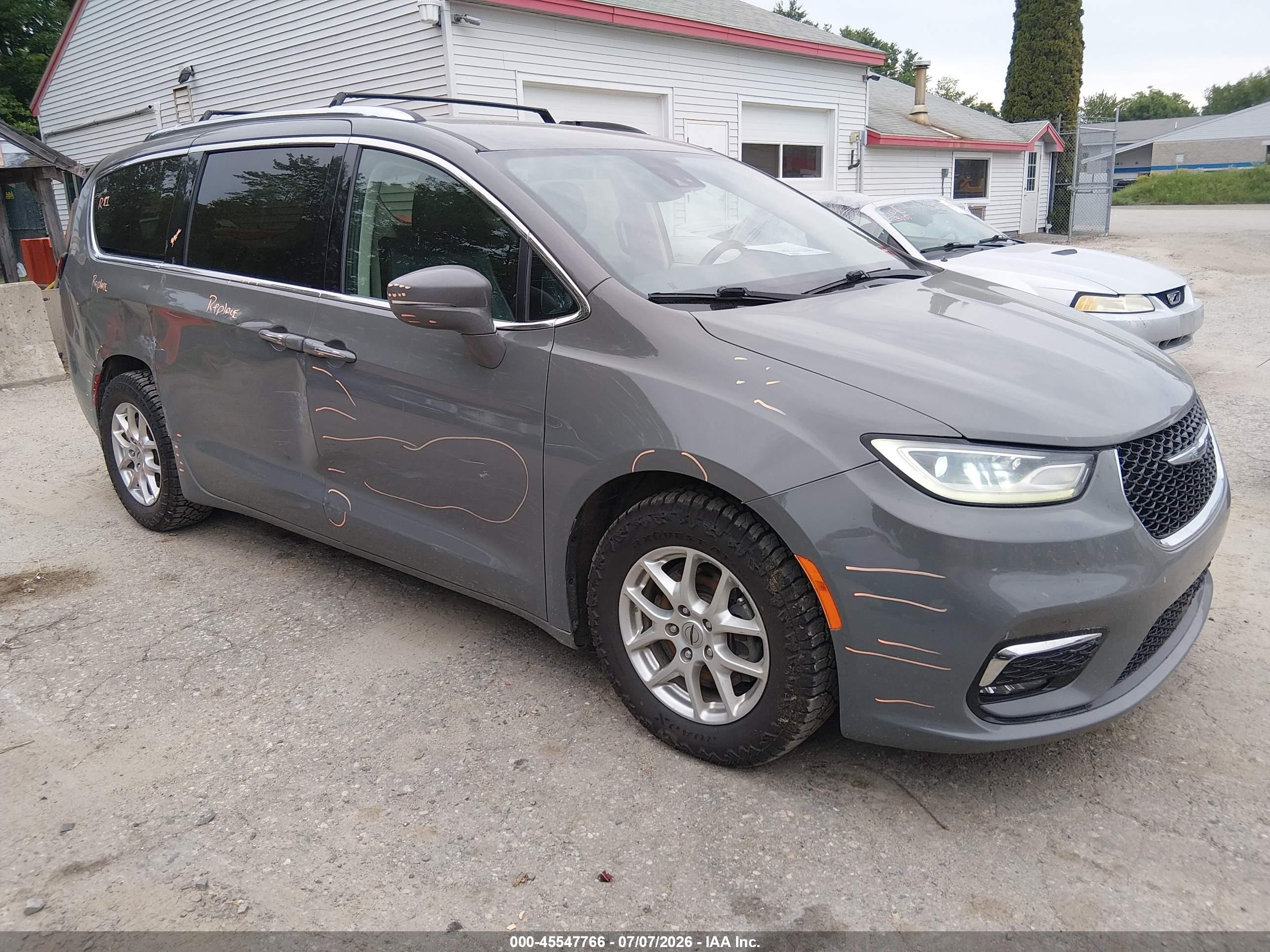 2021 Chrysler Pacifica Touring L Gray vin: 2C4RC1BG5MR547646