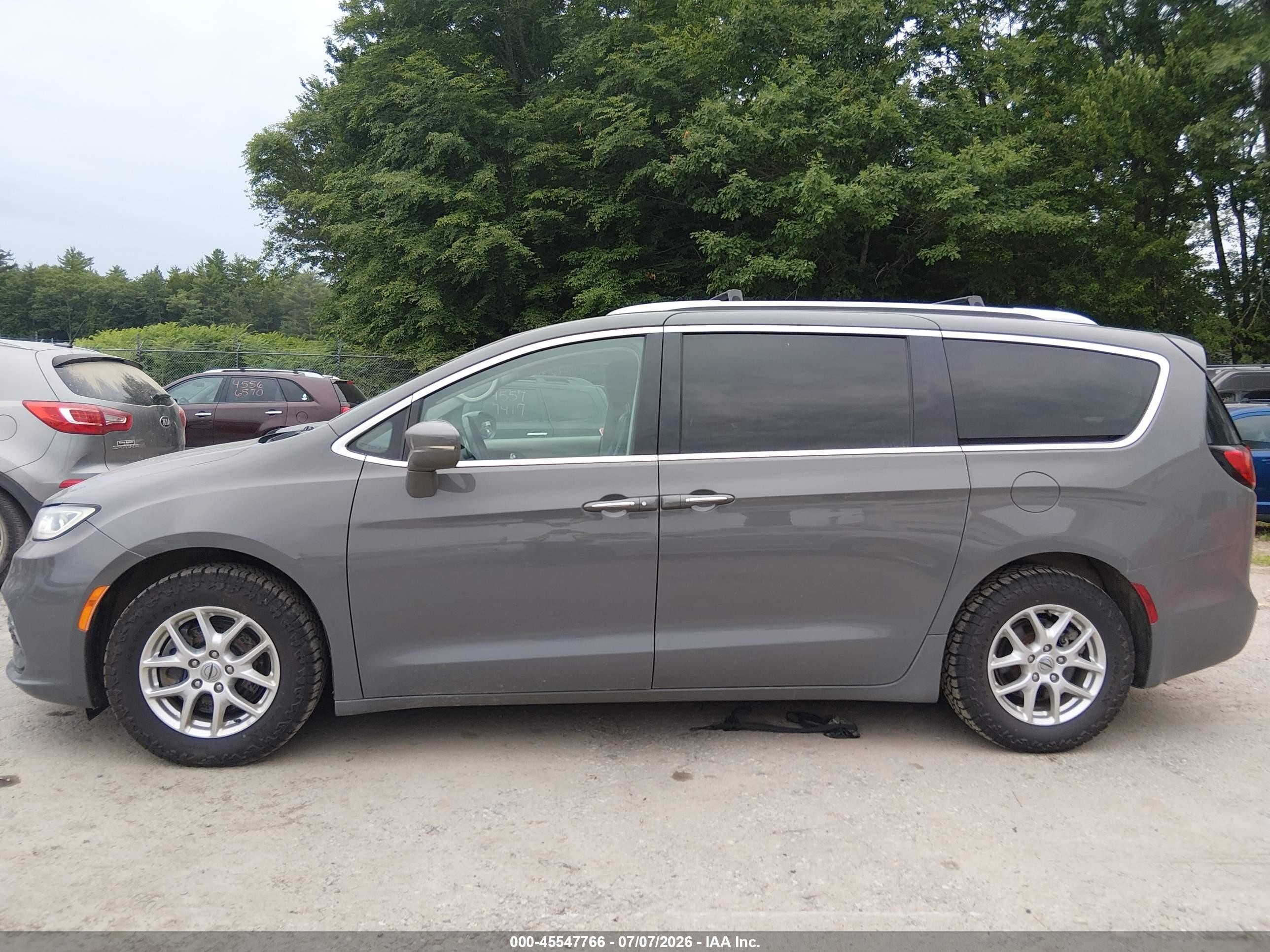 2021 Chrysler Pacifica Touring L Gray vin: 2C4RC1BG5MR547646