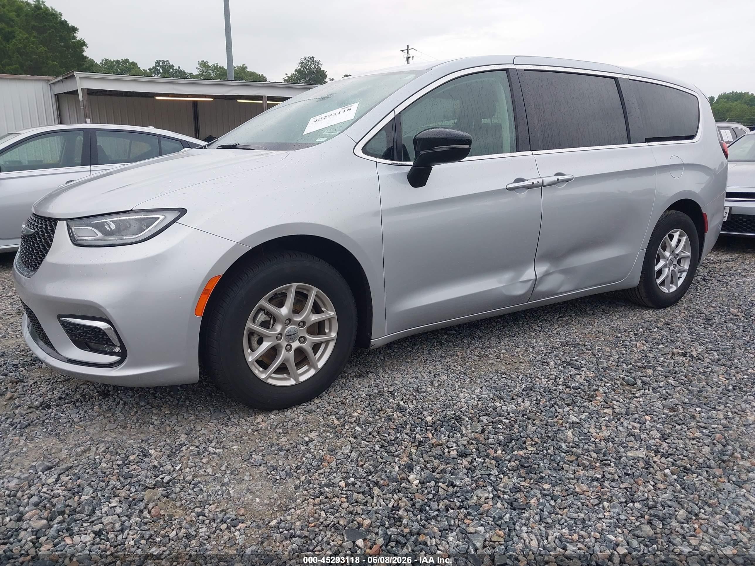 2024 Chrysler Pacifica Touring L Gray vin: 2C4RC1BG5RR162160
