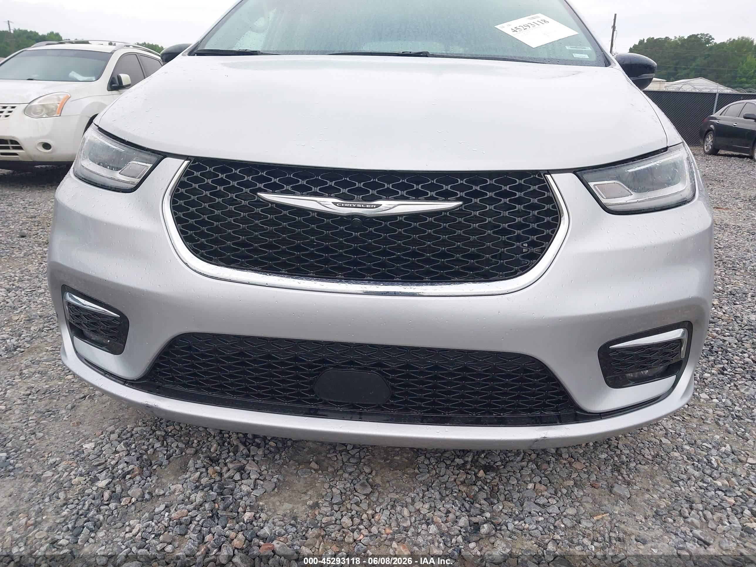 2024 Chrysler Pacifica Touring L Gray vin: 2C4RC1BG5RR162160
