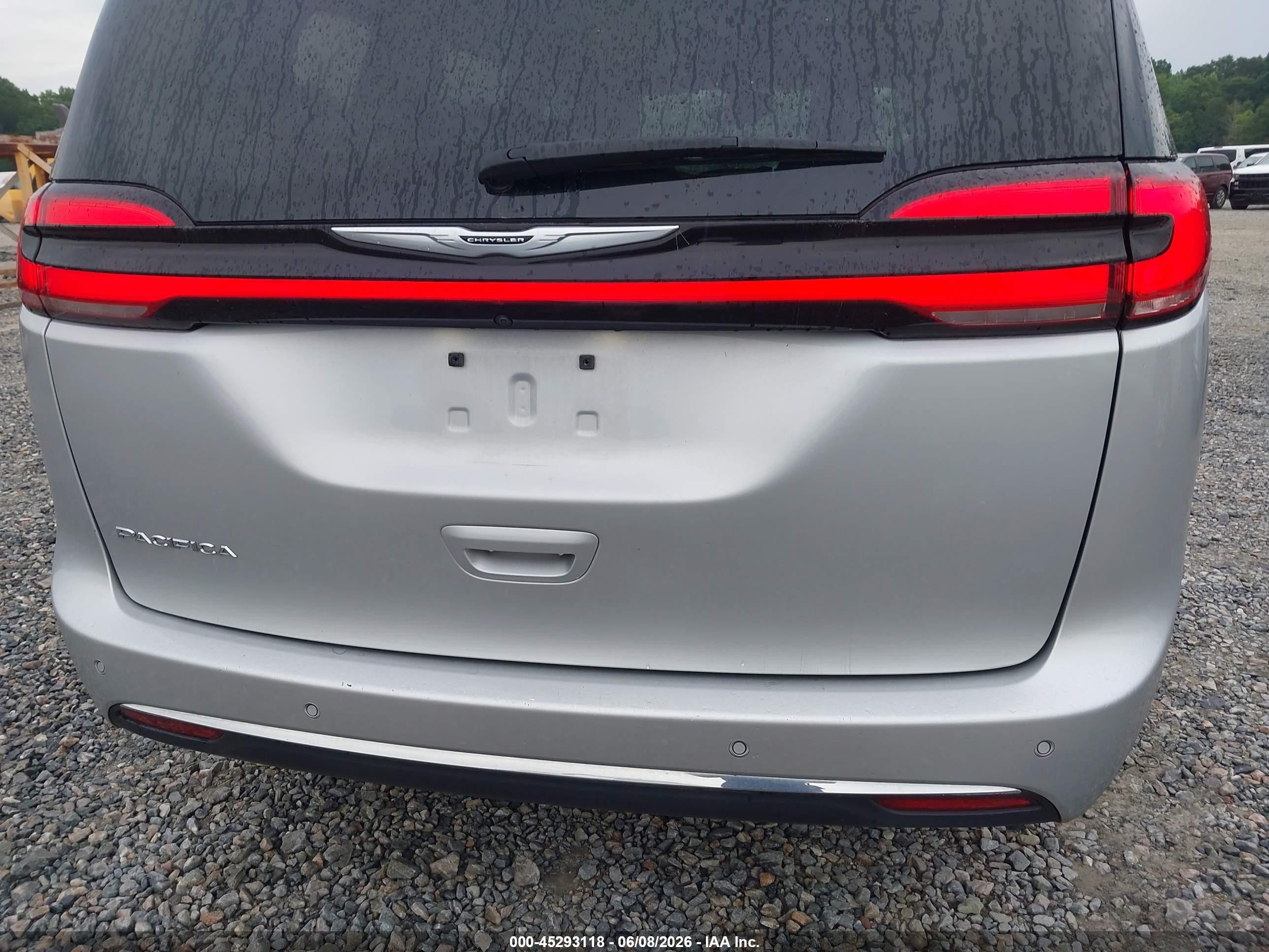 2024 Chrysler Pacifica Touring L Gray vin: 2C4RC1BG5RR162160