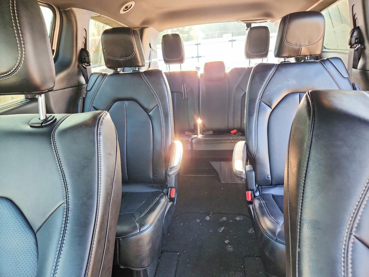 2026 Chrysler Pacifica Select Серебряный vin: 2C4RC1BG5TR212501