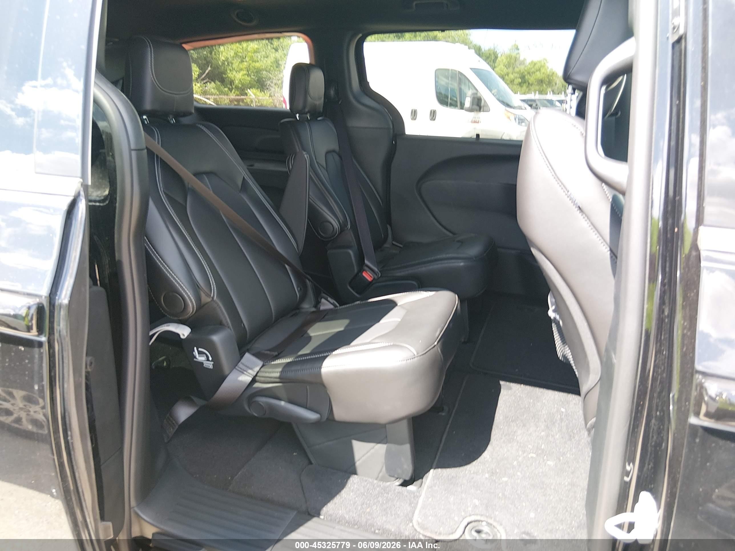 2026 Chrysler Pacifica Select Черный vin: 2C4RC1BG5TR273119