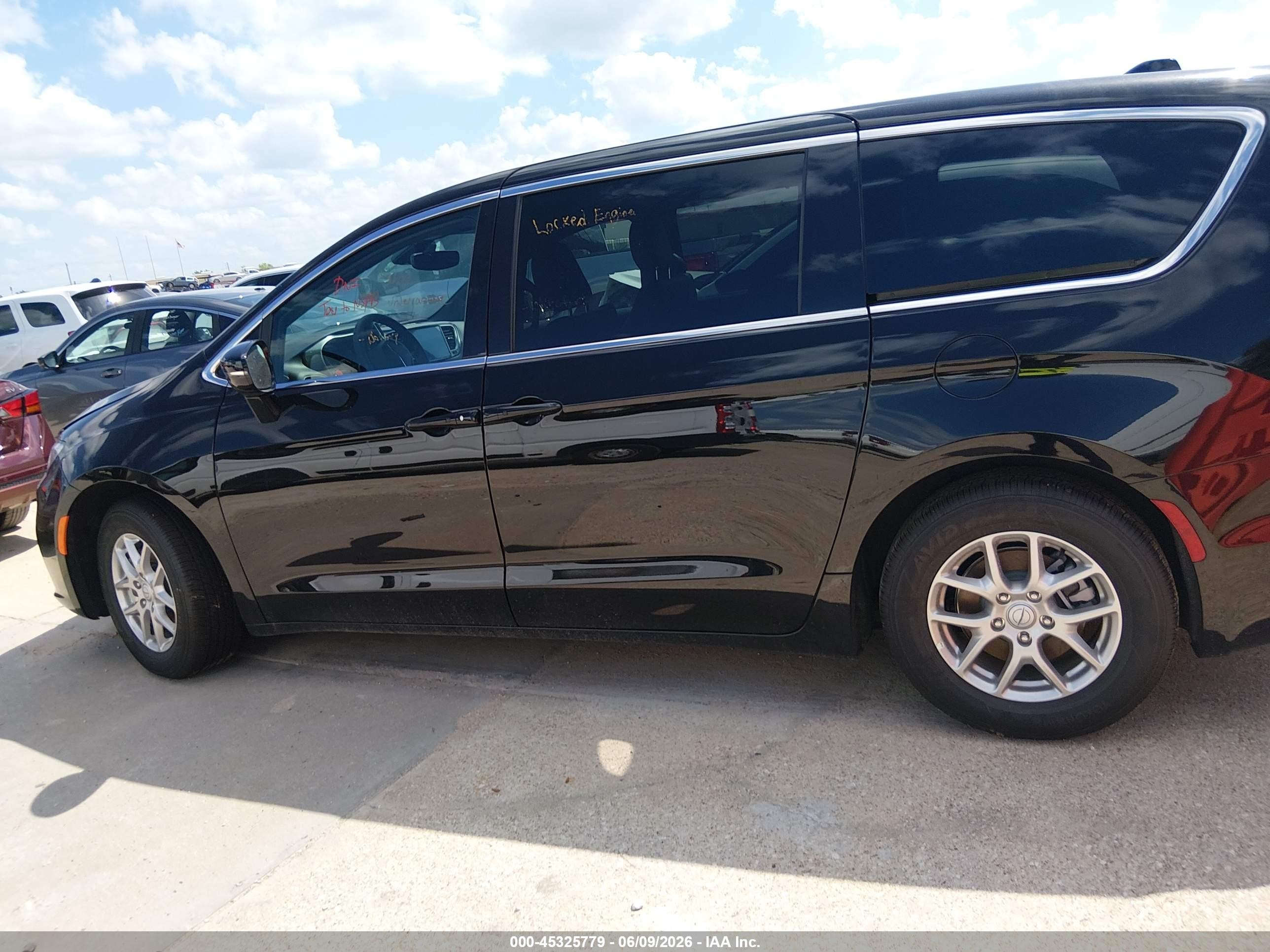 2026 Chrysler Pacifica Select Черный vin: 2C4RC1BG5TR273119
